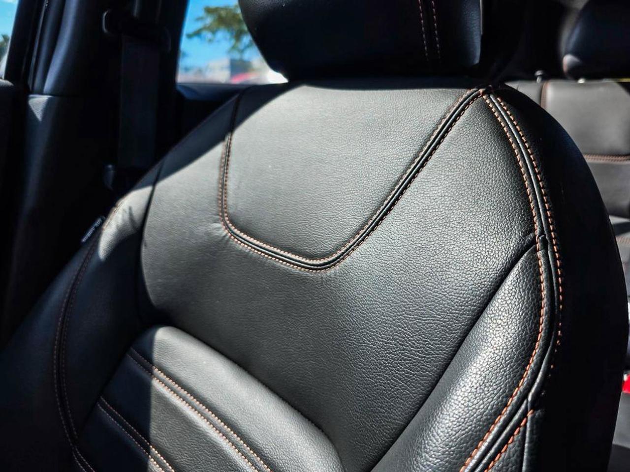 2020 Nissan Kicks SR Photo