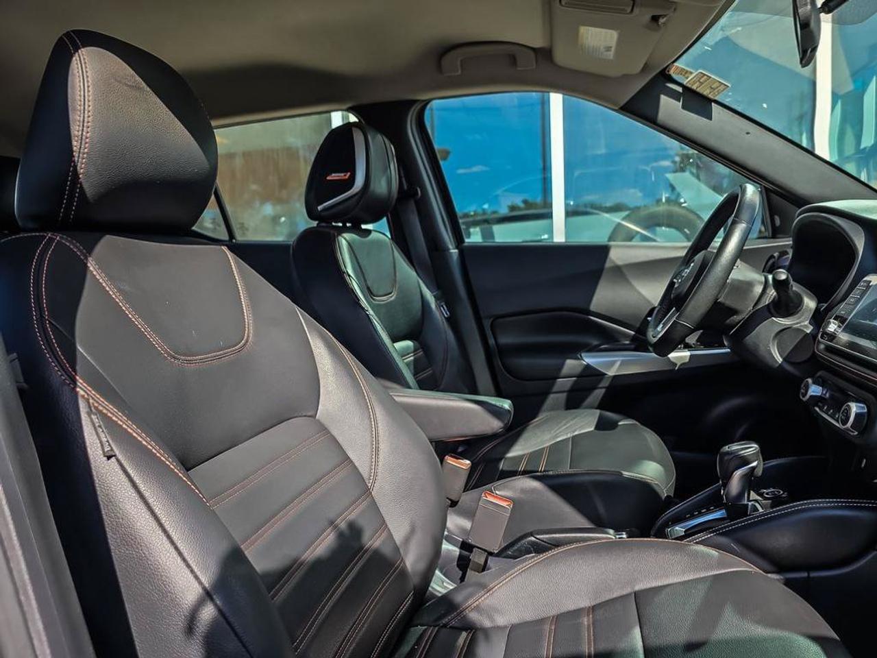 2020 Nissan Kicks SR Photo