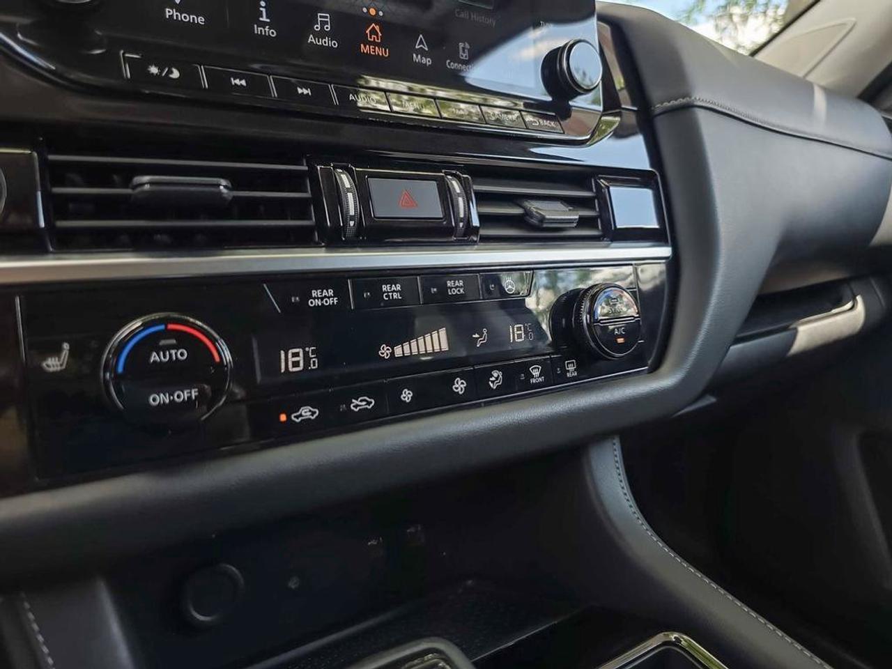 2024 Nissan Pathfinder SL | Apple Car Play | Moonroof | 3rd Row | 7 Seats | Photo