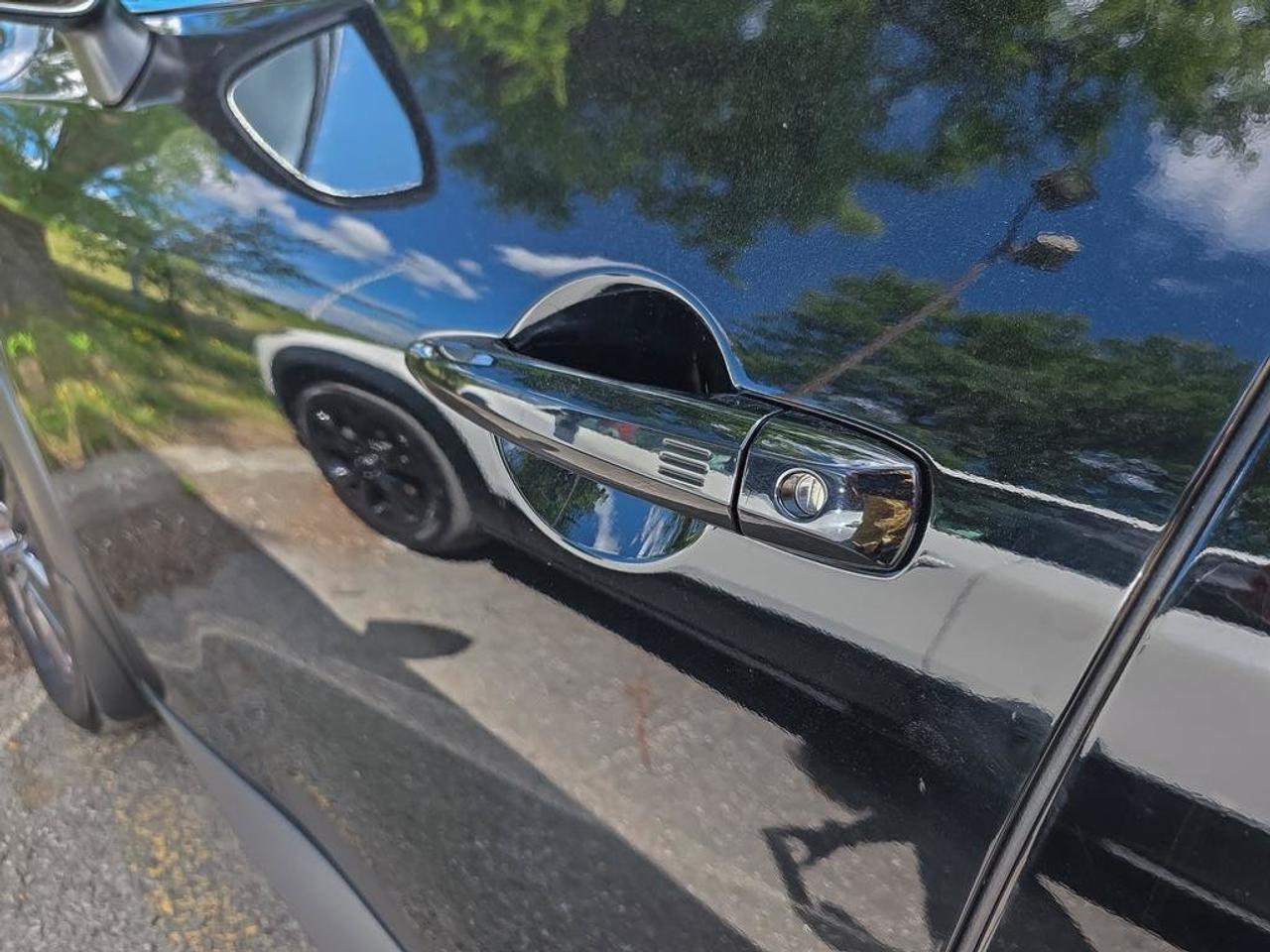 2024 Nissan Pathfinder SL | Apple Car Play | Moonroof | 3rd Row | 7 Seats | Photo