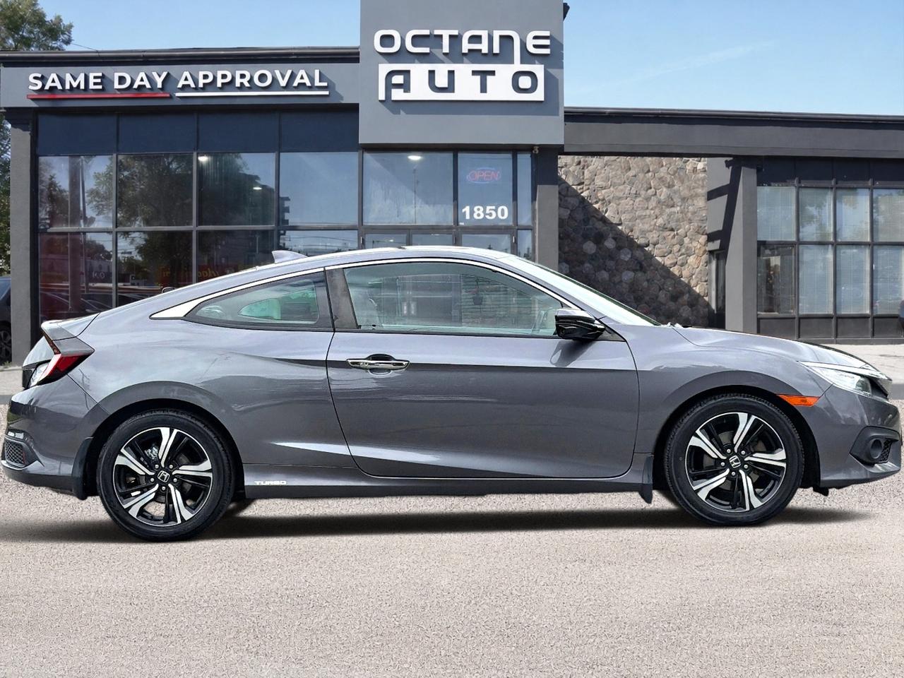 2017 Honda Civic 2dr CVT Touring Photo