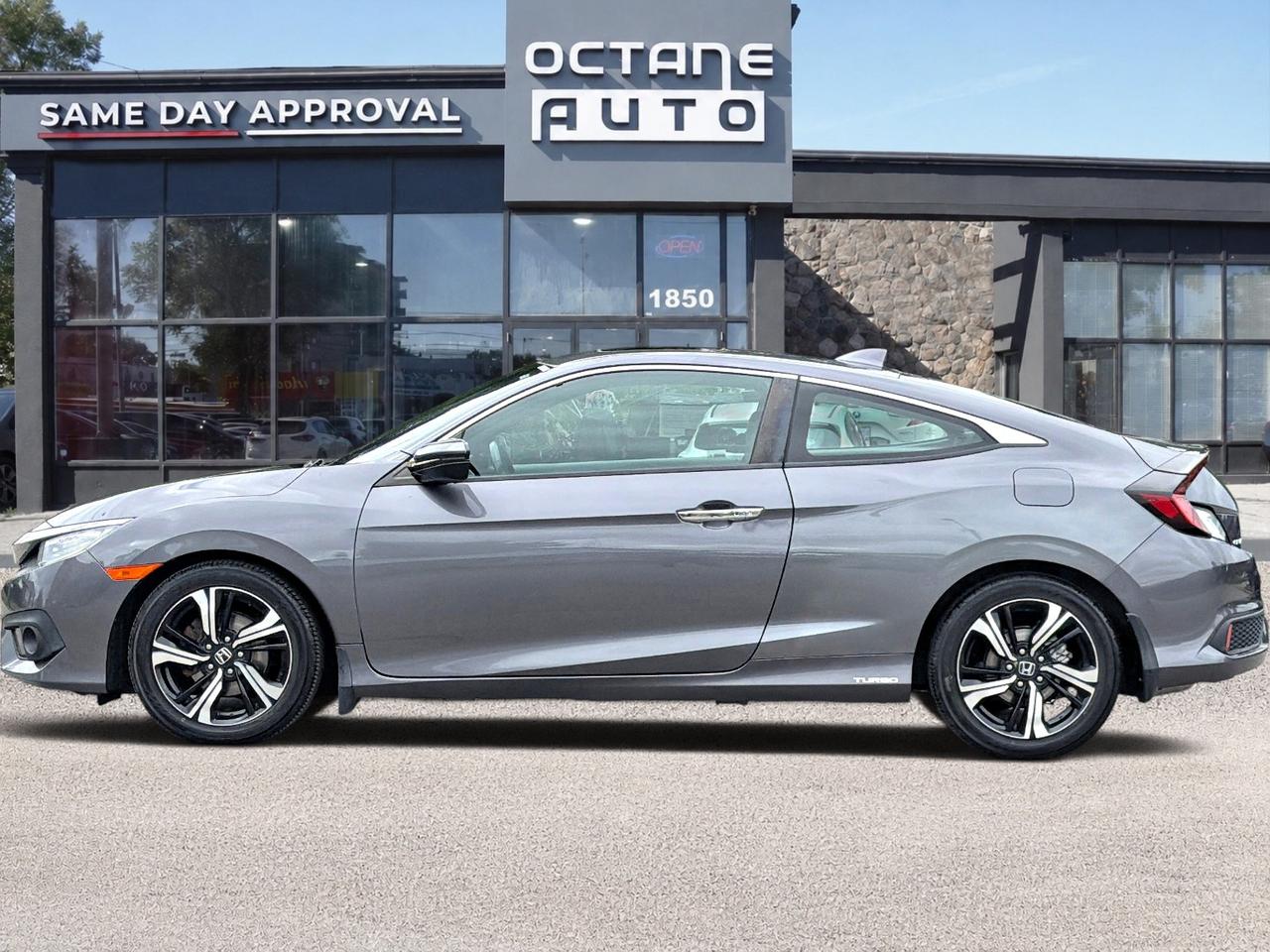 2017 Honda Civic 2dr CVT Touring Photo