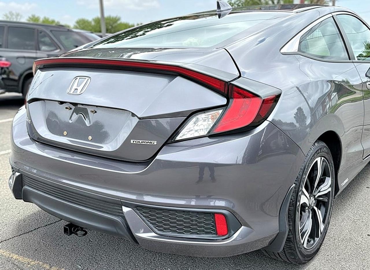 2017 Honda Civic 2dr CVT Touring Photo