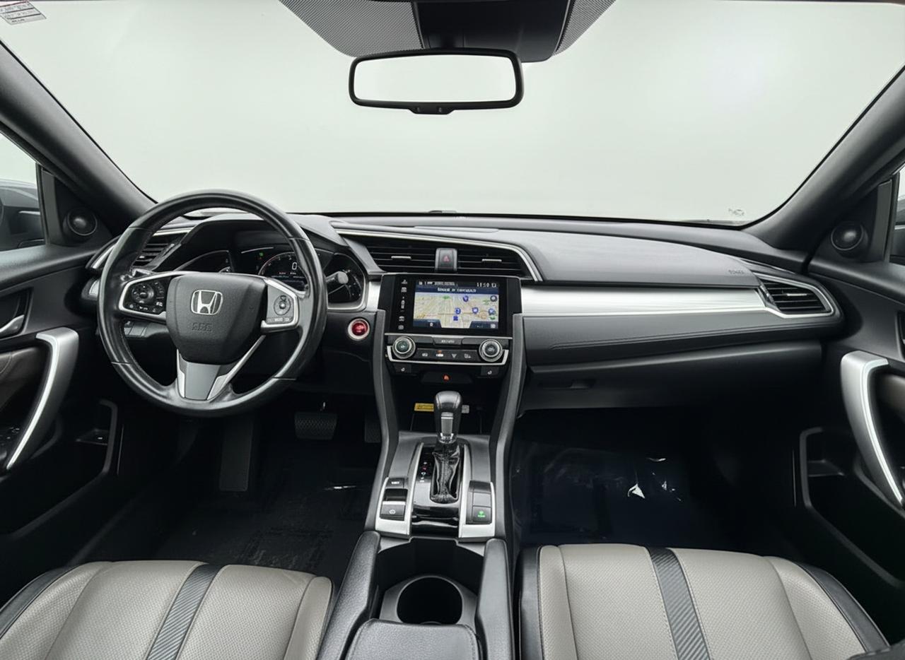 2017 Honda Civic 2dr CVT Touring Photo