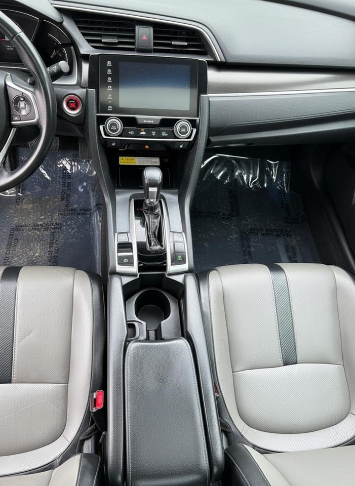 2017 Honda Civic 2dr CVT Touring Photo