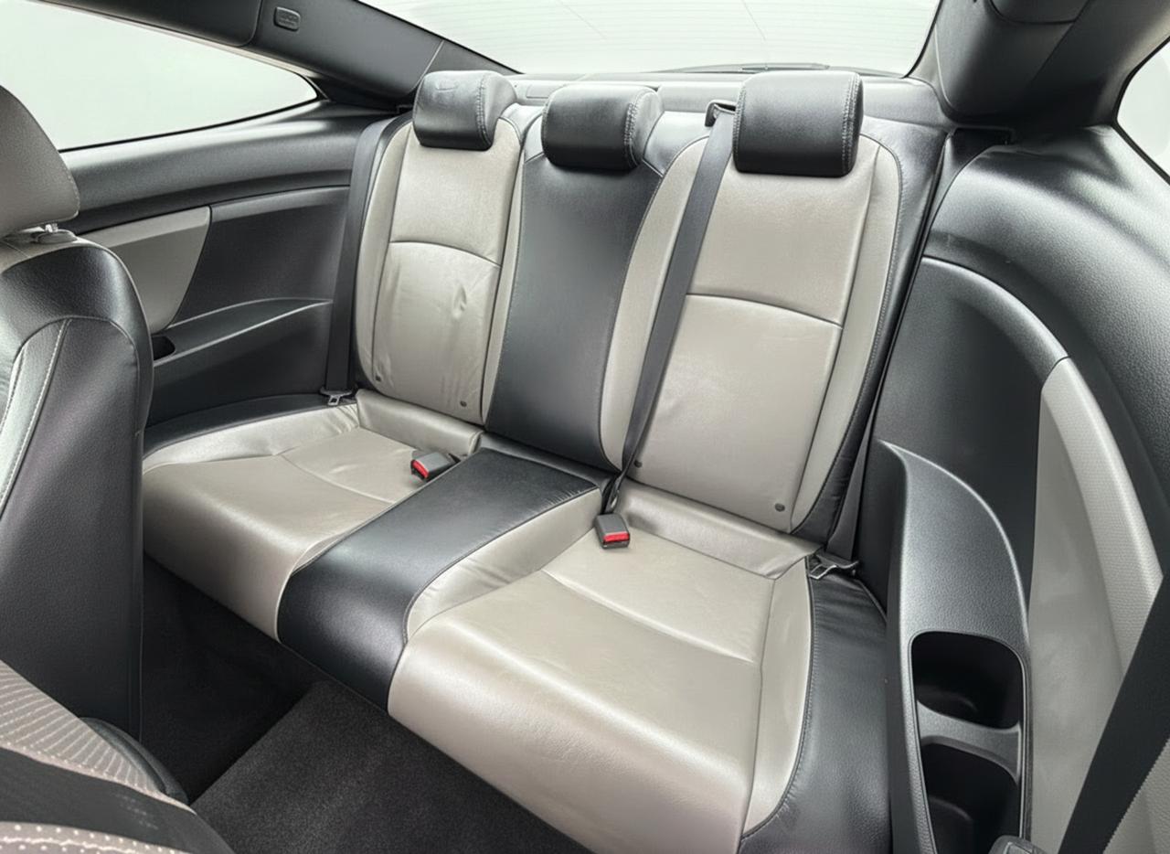 2017 Honda Civic 2dr CVT Touring Photo