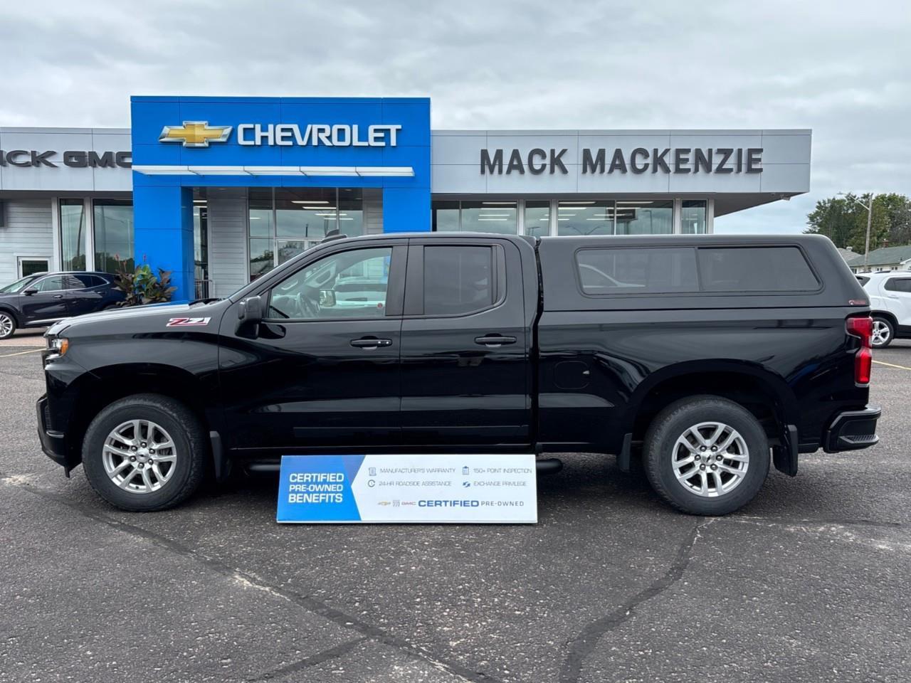 2021 Chevrolet Silverado 1500 RST Used 5 Passenger V8 4X4 Double Cab 6.6FT Truck Box with Heated Front Seats, Heated Steering Wheel, Leather Package and a 10.2 Colour Touchscreen Radio with Wireless Apple CarPlay, Wireless Android Aut Photo