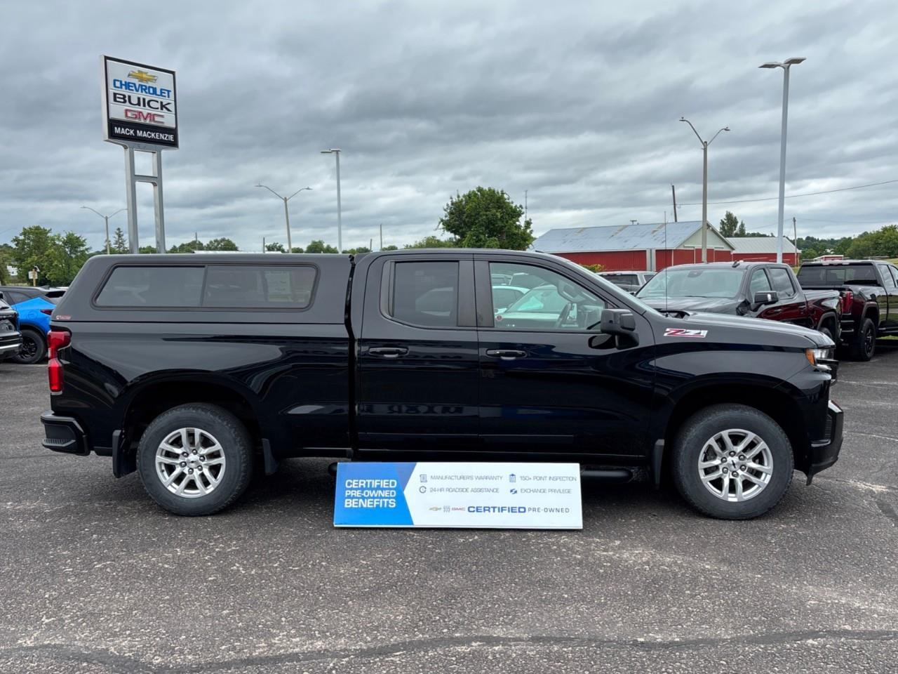 2021 Chevrolet Silverado 1500 RST Used 5 Passenger V8 4X4 Double Cab 6.6FT Truck Box with Heated Front Seats, Heated Steering Wheel, Leather Package and a 10.2 Colour Touchscreen Radio with Wireless Apple CarPlay, Wireless Android Aut Photo