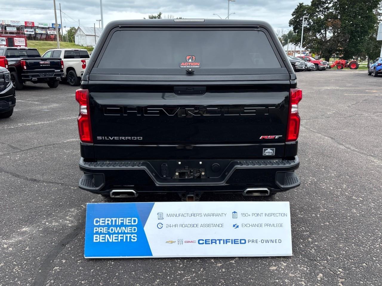2021 Chevrolet Silverado 1500 RST Used 5 Passenger V8 4X4 Double Cab 6.6FT Truck Box with Heated Front Seats, Heated Steering Wheel, Leather Package and a 10.2 Colour Touchscreen Radio with Wireless Apple CarPlay, Wireless Android Aut Photo