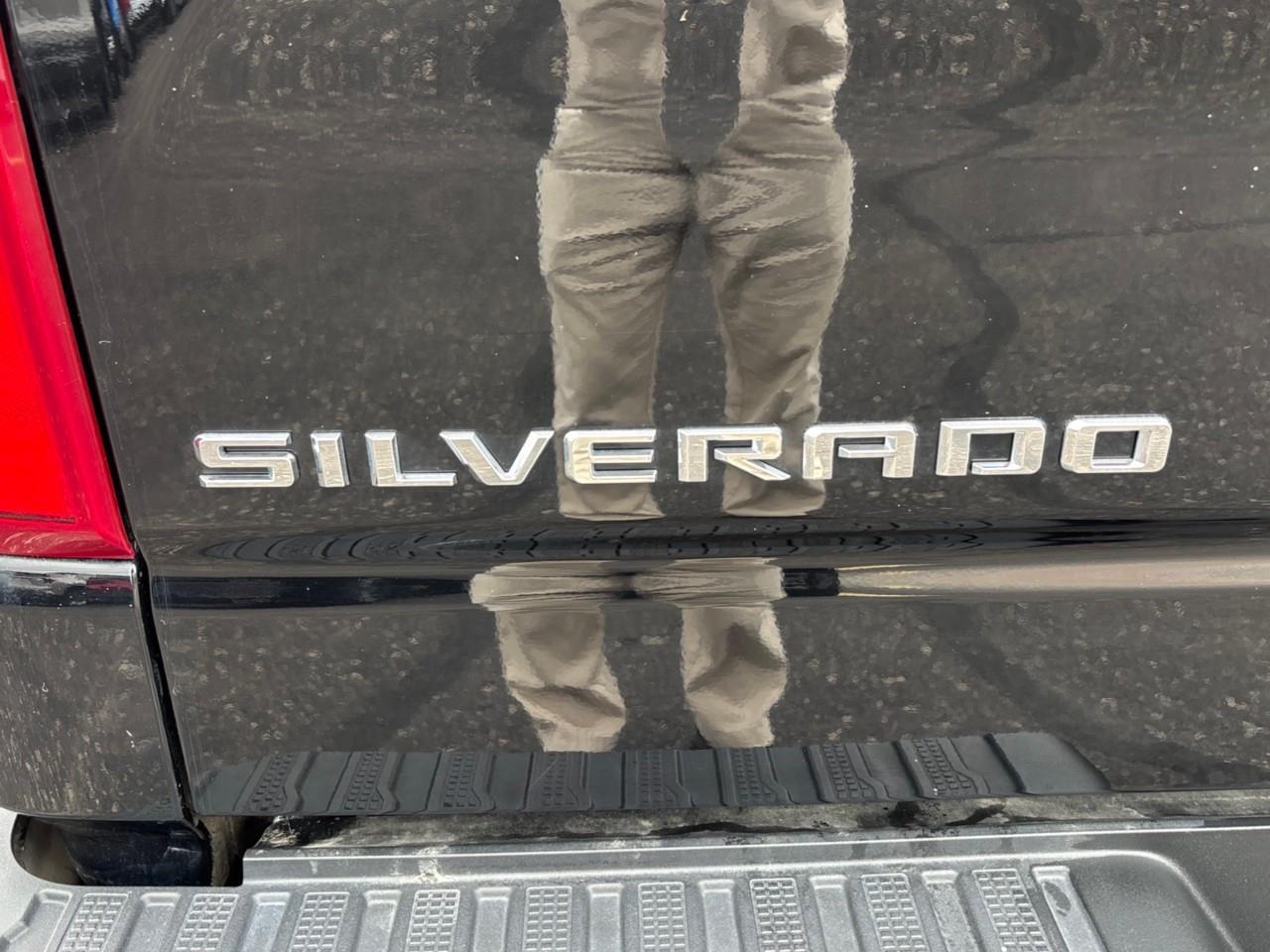 2021 Chevrolet Silverado 1500 RST Used 5 Passenger V8 4X4 Double Cab 6.6FT Truck Box with Heated Front Seats, Heated Steering Wheel, Leather Package and a 10.2 Colour Touchscreen Radio with Wireless Apple CarPlay, Wireless Android Aut Photo