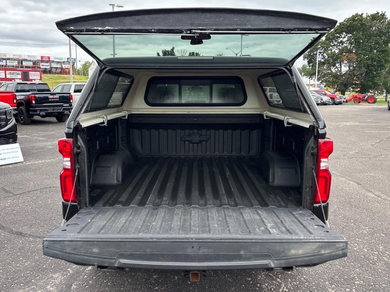 2021 Chevrolet Silverado 1500 RST Used 5 Passenger V8 4X4 Double Cab 6.6FT Truck Box with Heated Front Seats, Heated Steering Wheel, Leather Package and a 10.2 Colour Touchscreen Radio with Wireless Apple CarPlay, Wireless Android Aut Photo
