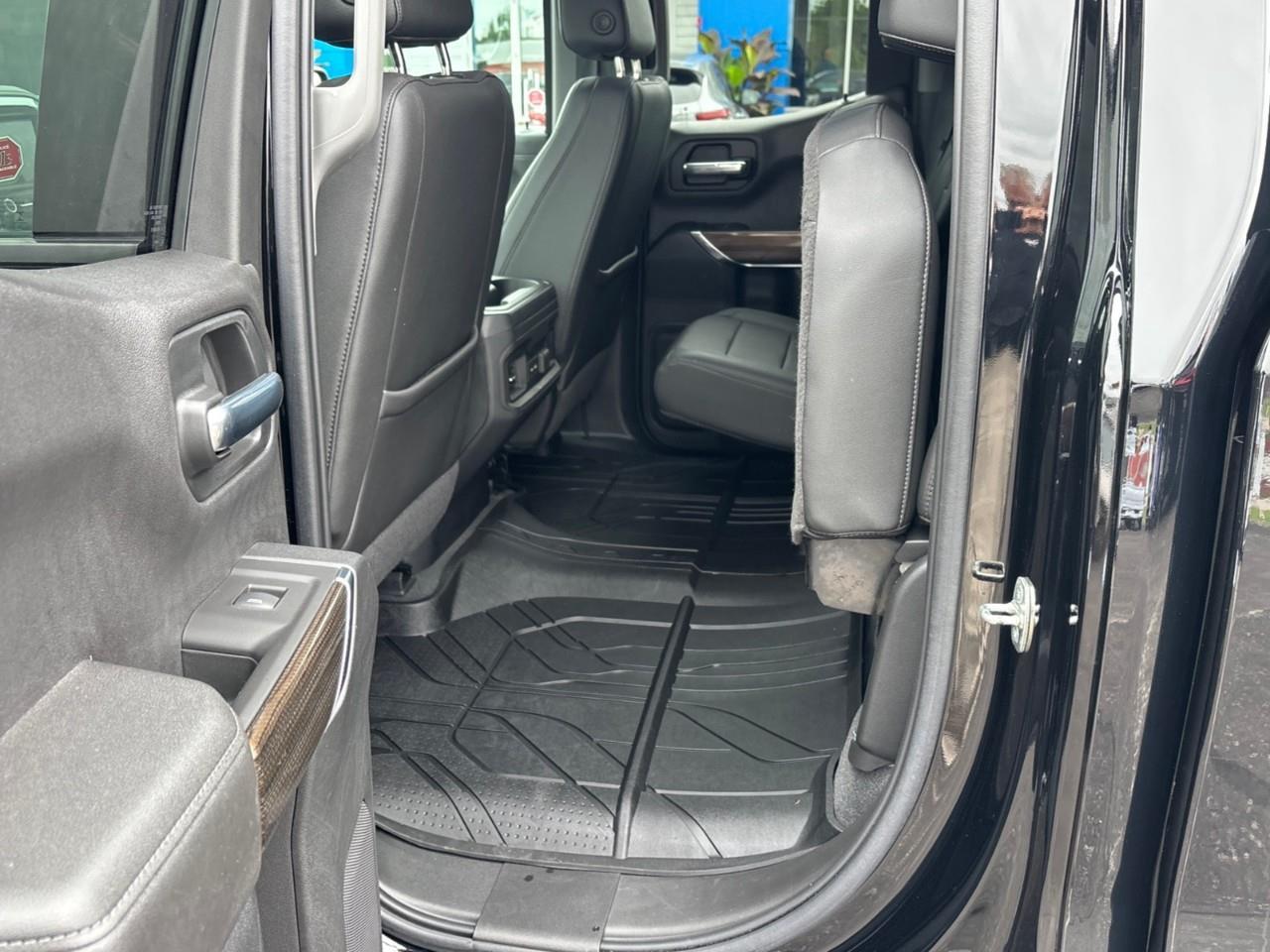 2021 Chevrolet Silverado 1500 RST Used 5 Passenger V8 4X4 Double Cab 6.6FT Truck Box with Heated Front Seats, Heated Steering Wheel, Leather Package and a 10.2 Colour Touchscreen Radio with Wireless Apple CarPlay, Wireless Android Aut Photo