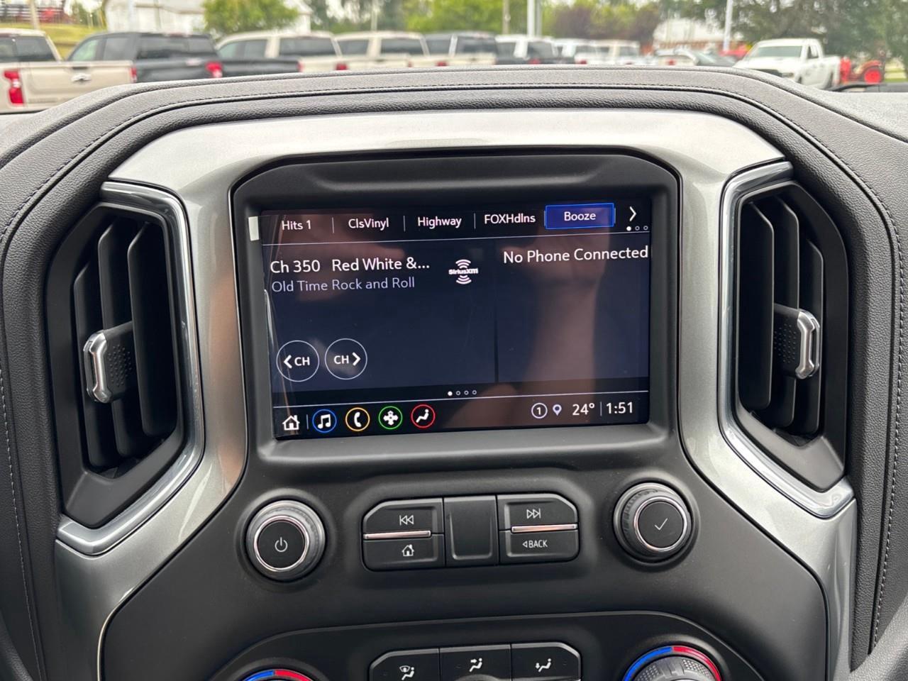 2021 Chevrolet Silverado 1500 RST Used 5 Passenger V8 4X4 Double Cab 6.6FT Truck Box with Heated Front Seats, Heated Steering Wheel, Leather Package and a 10.2 Colour Touchscreen Radio with Wireless Apple CarPlay, Wireless Android Aut Photo