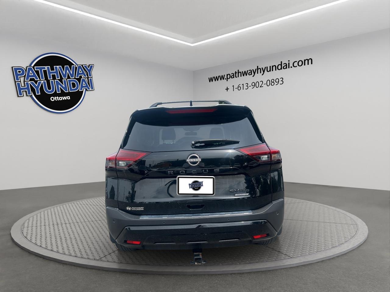 2023 Nissan Rogue SV Midnight Edition | Panoramic Sunroof | Heated Steering Wheel | Power Liftgate| Rear Traffic Alert Photo4