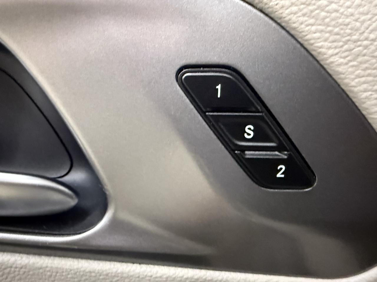 2023 Chrysler Pacifica Touring L Photo