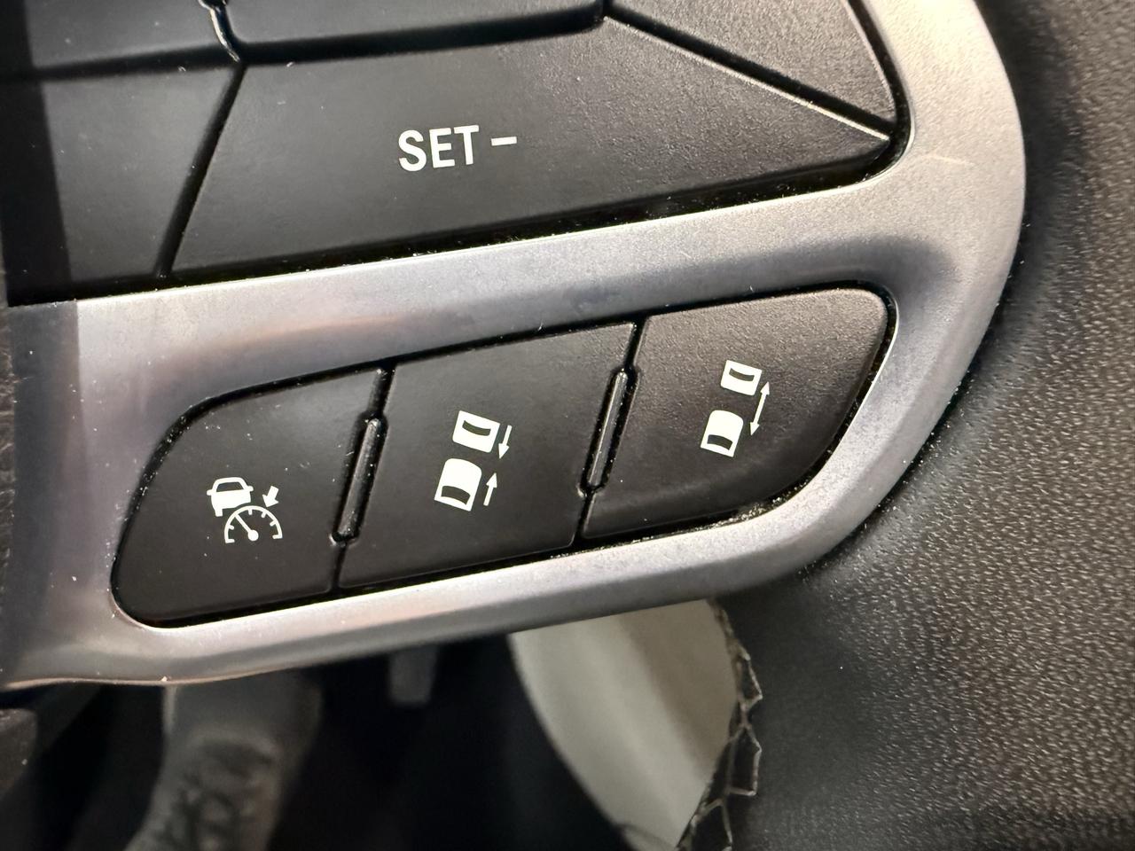 2023 Chrysler Pacifica Touring L Photo