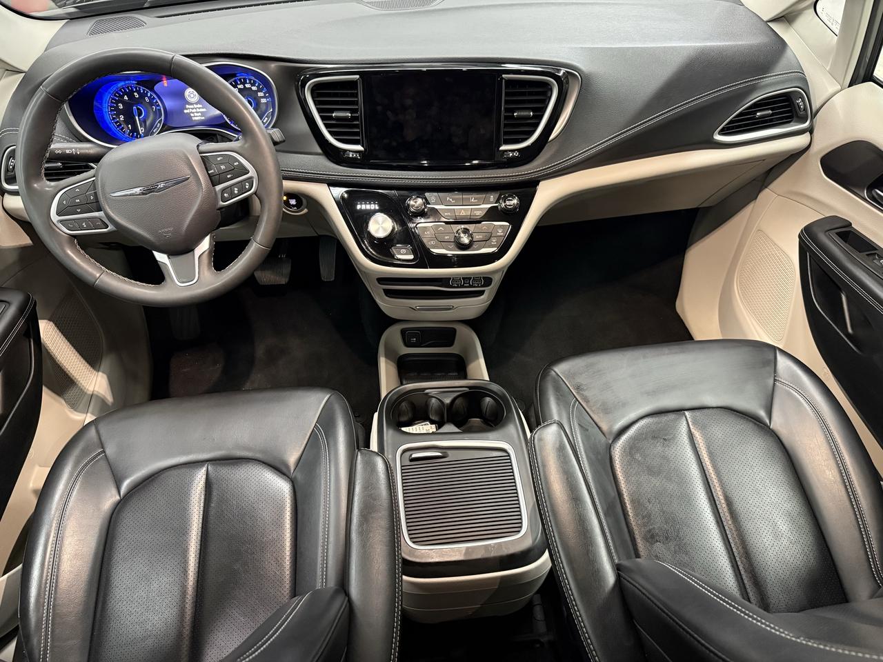 2023 Chrysler Pacifica Touring L Photo