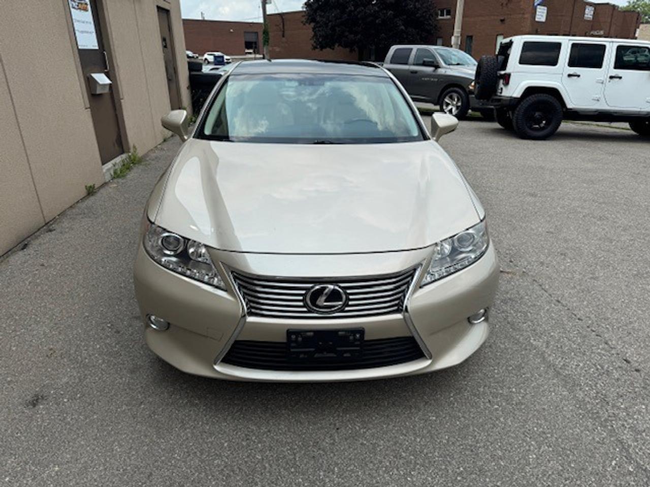 2013 Lexus ES 350 4dr Sdn Photo