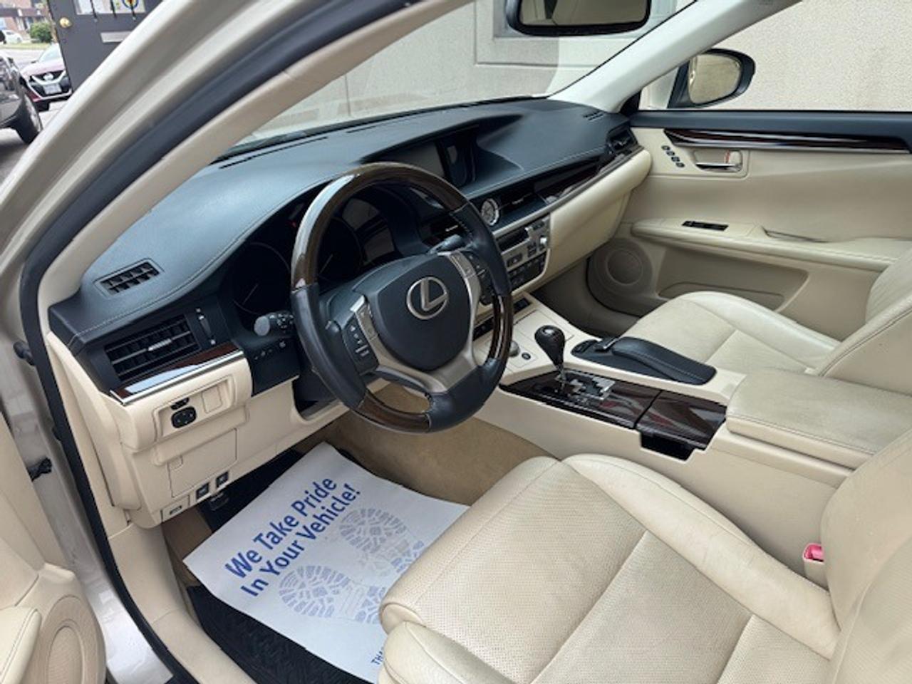 2013 Lexus ES 350 4dr Sdn Photo