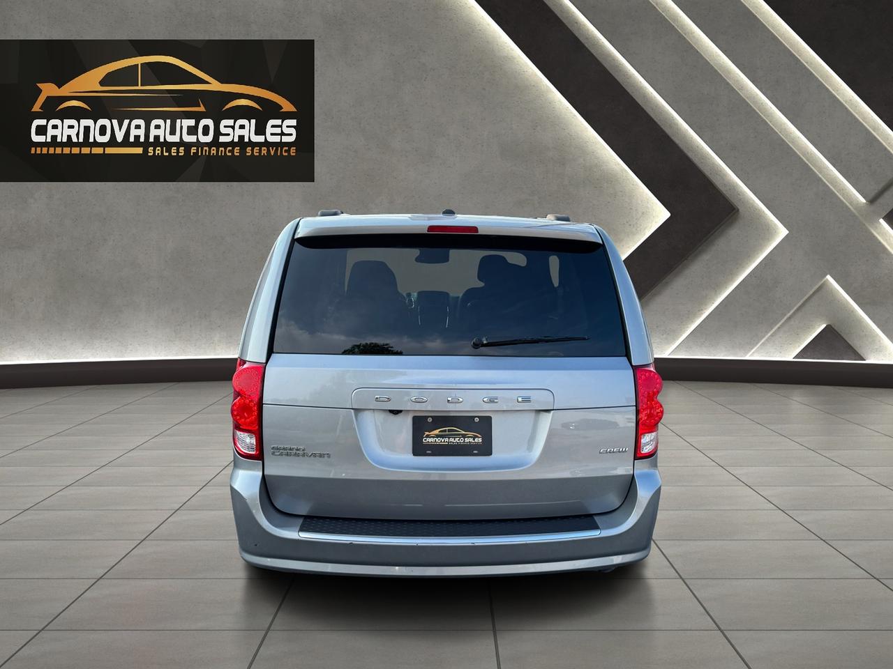 2017 Dodge Grand Caravan Crew Plus+Power Doors+DVD+New Tires+Brakes Photo