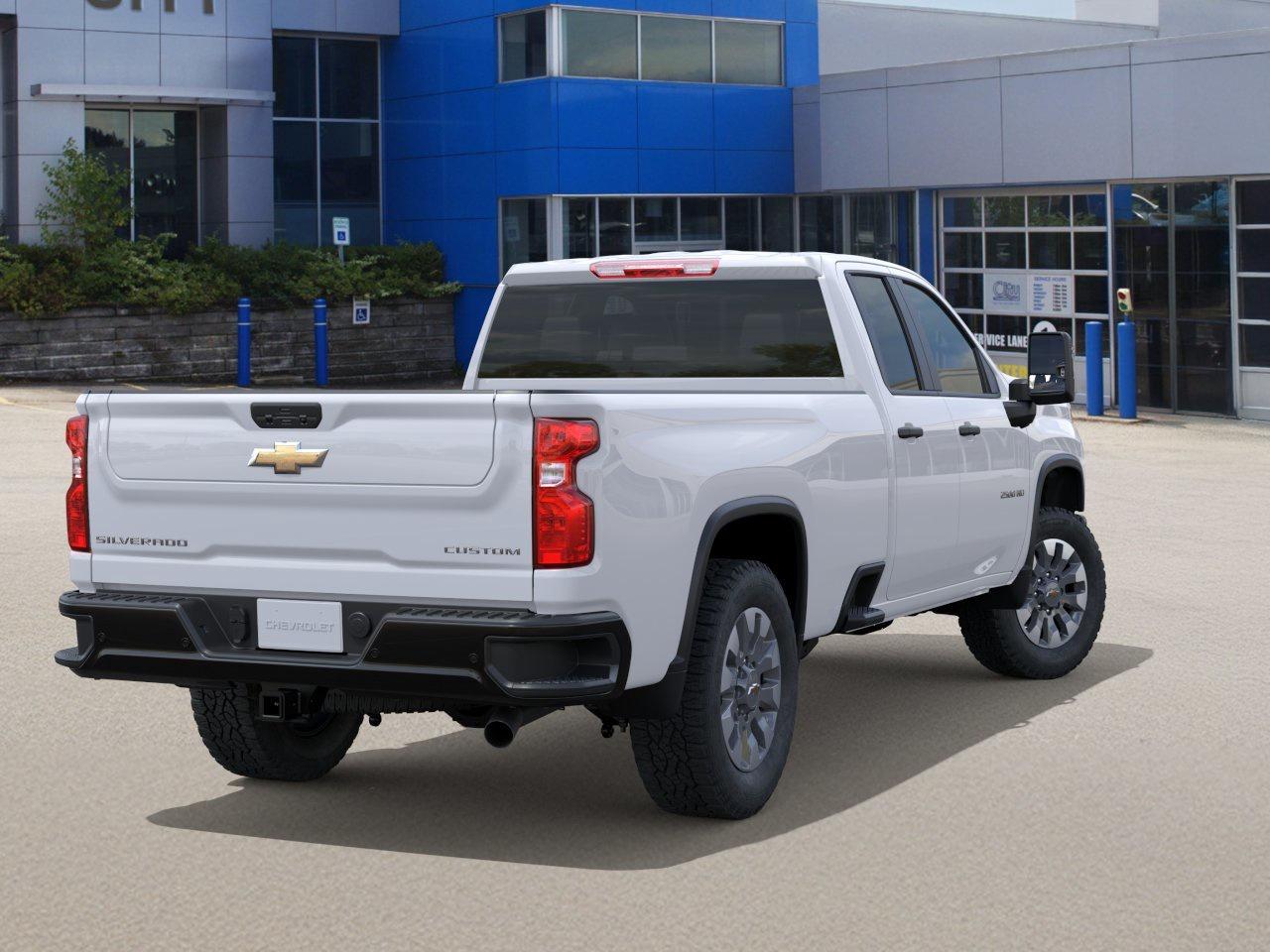 2026 Chevrolet Silverado 2500 HD CUSTOM Photo3