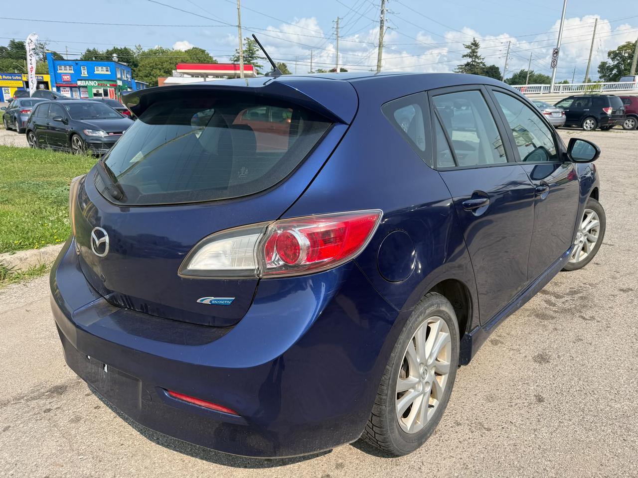 2012 Mazda MAZDA3 GS-SKY / HATCHBACK / AUTO / YOU SAFETY YOU SAVE Photo2