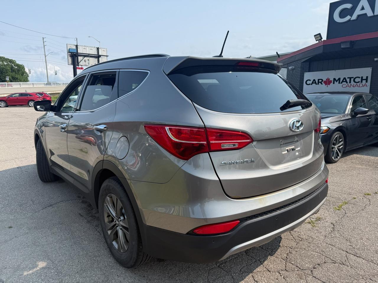 2013 Hyundai Santa Fe AWD 2.4L Premium / AUTO / YOU SAFETY YOU SAVE Photo