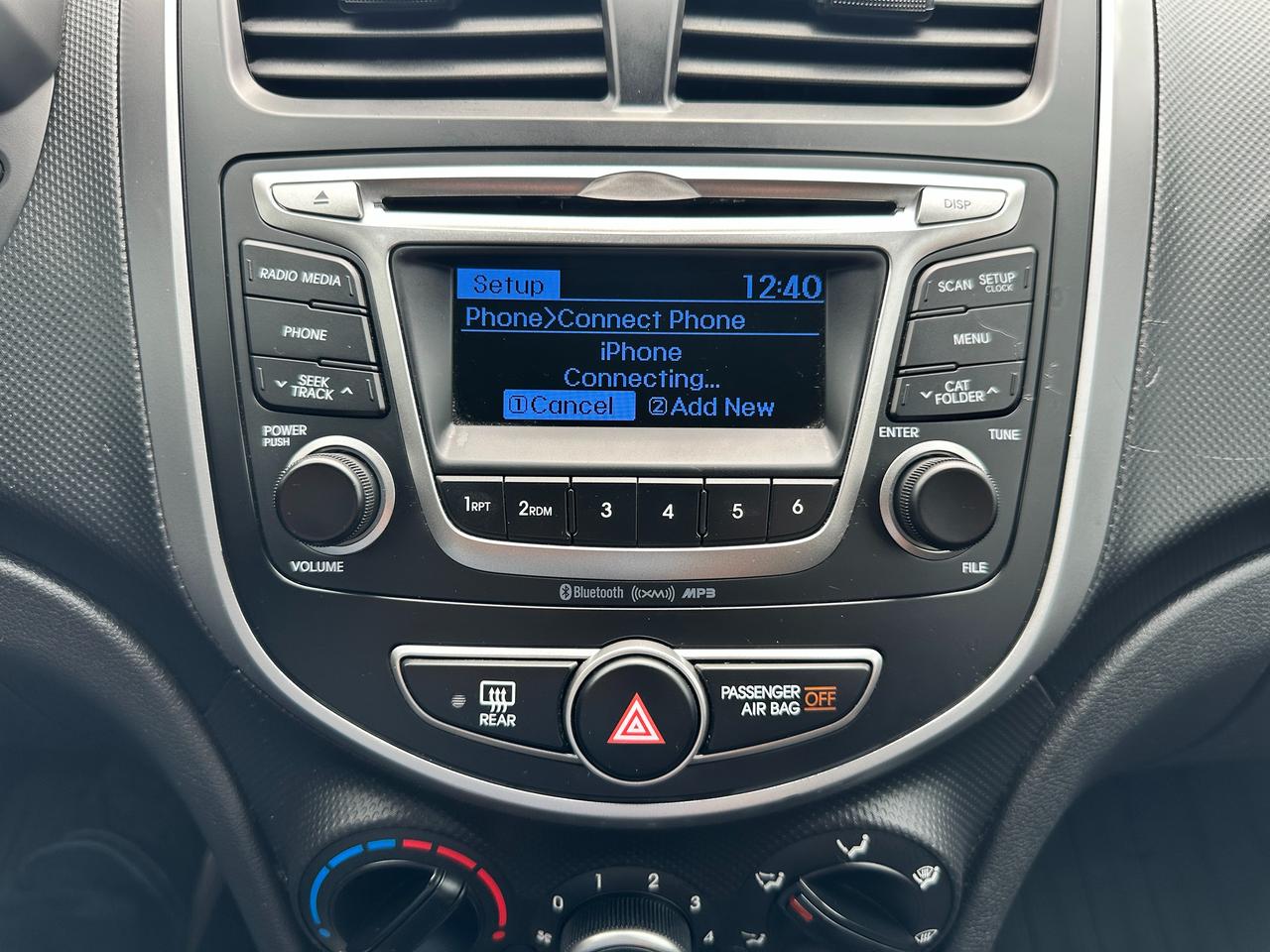 2017 Hyundai Accent GL Hatchback Heated Cloth FM/XM Bluetooth CD A/C Photo