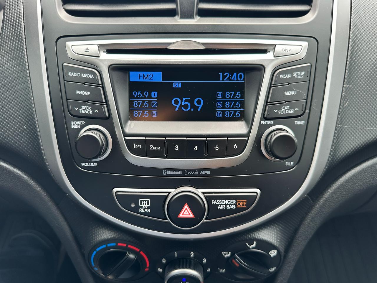 2017 Hyundai Accent GL Hatchback Heated Cloth FM/XM Bluetooth CD A/C Photo