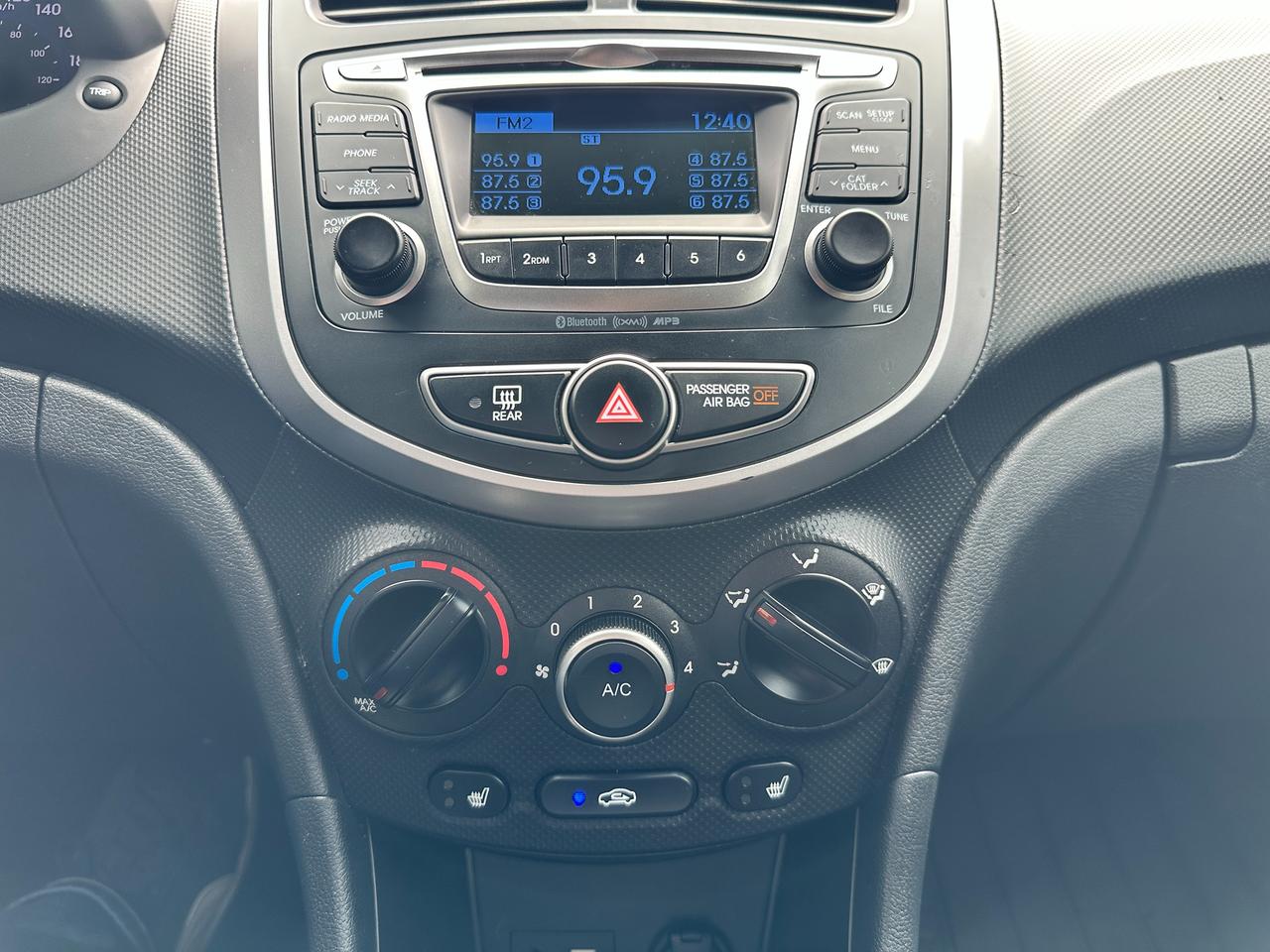 2017 Hyundai Accent GL Hatchback Heated Cloth FM/XM Bluetooth CD A/C Photo