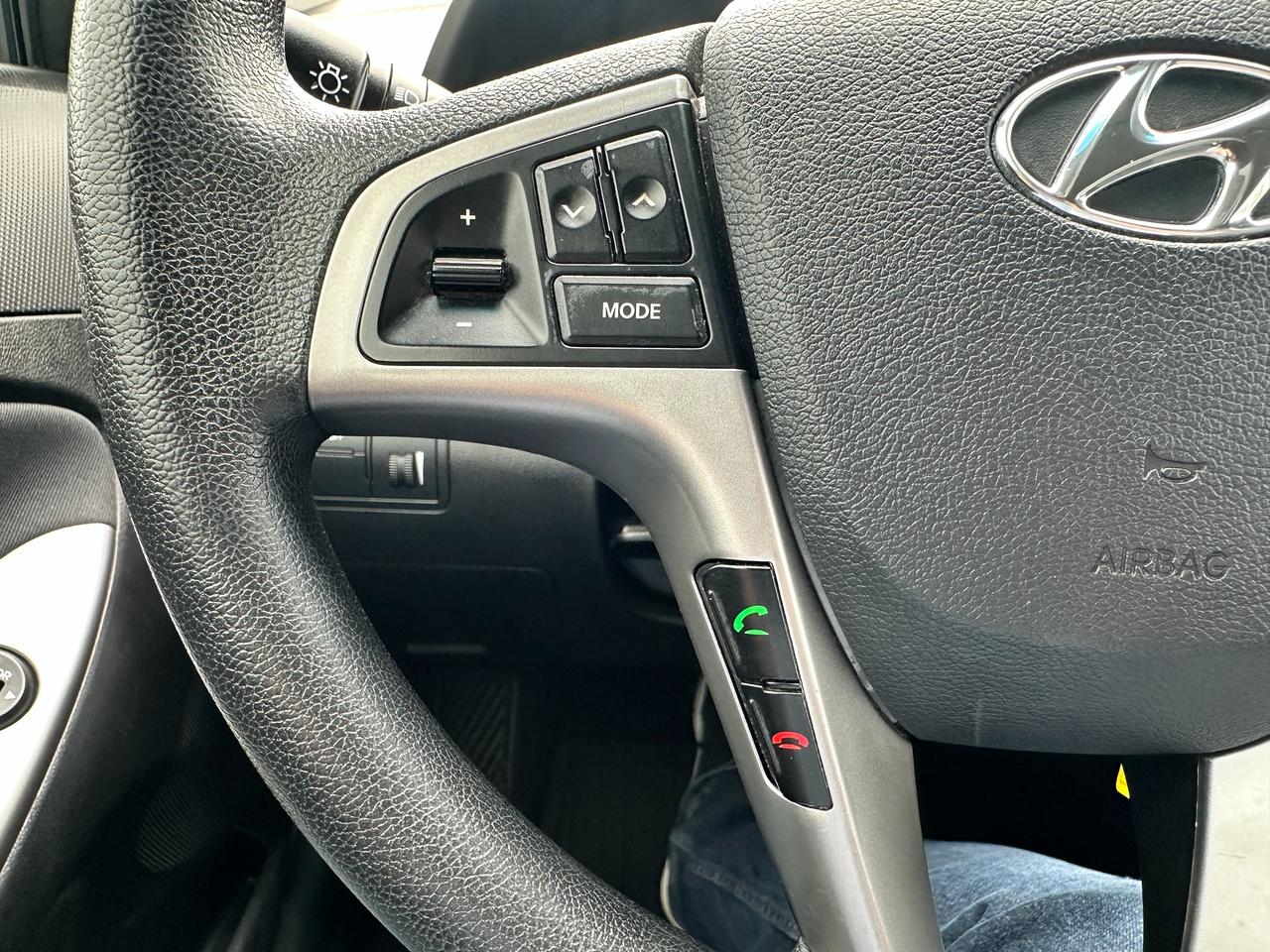 2017 Hyundai Accent GL Hatchback Heated Cloth FM/XM Bluetooth CD A/C Photo