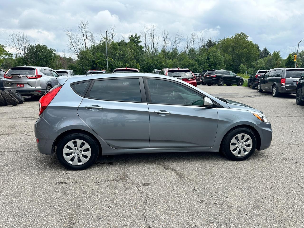2017 Hyundai Accent GL Hatchback Heated Cloth FM/XM Bluetooth CD A/C Photo
