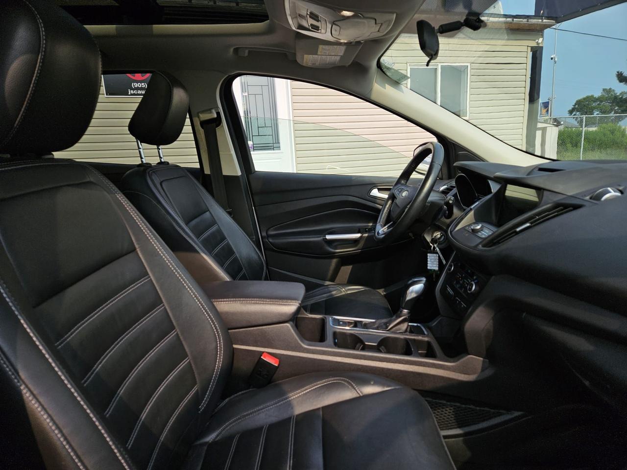 2018 Ford Escape SEL 4WD Photo