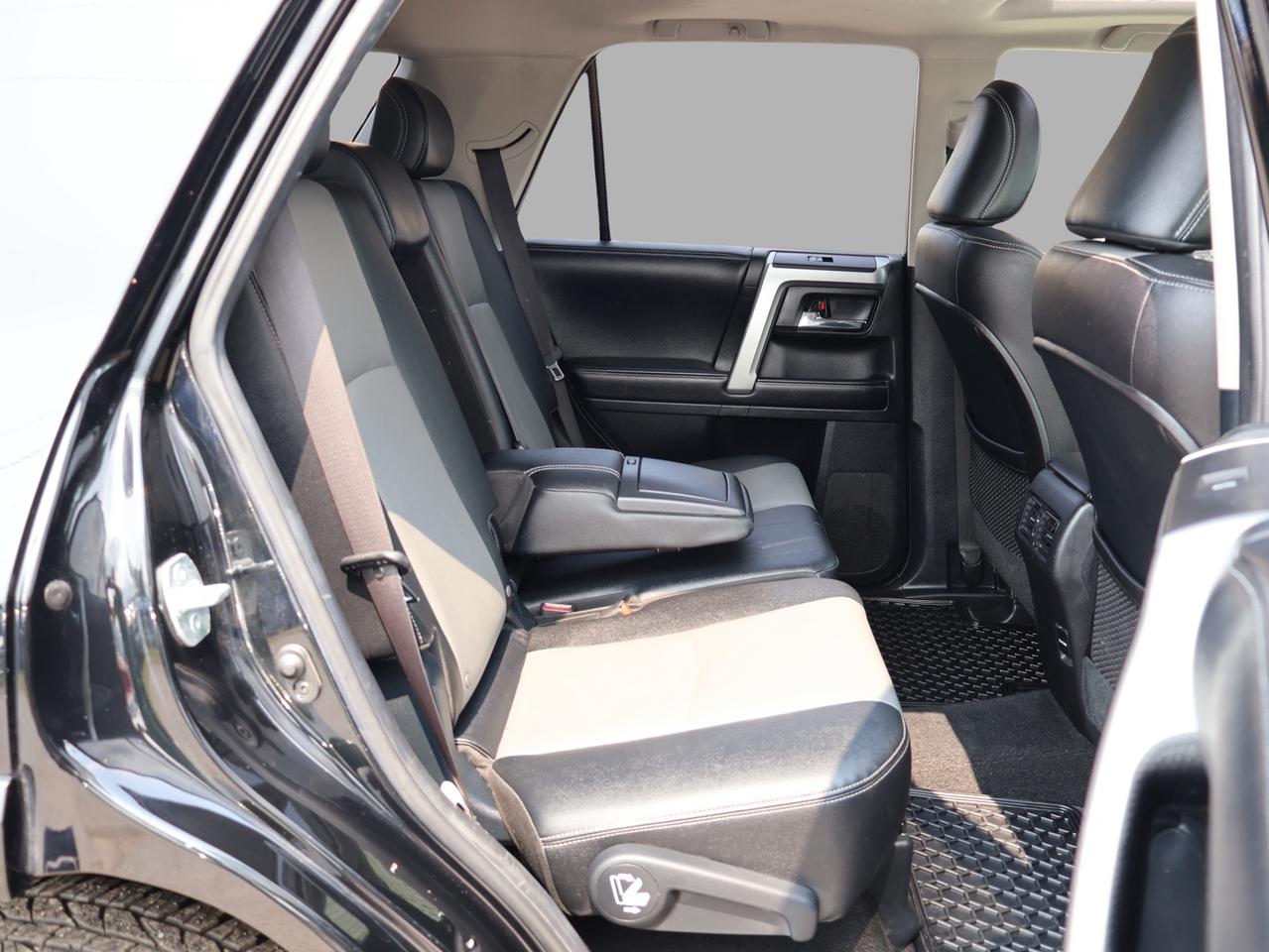 2016 Toyota 4Runner SR5 PREMIUM PKG 4WD CERTIFIED *ACCIDENT FREE*7 SEATS* CAMERA NAV BLUETOOTH LEATHER HEATED SEATS SUNROOF CRUISE ALLOYS Photo