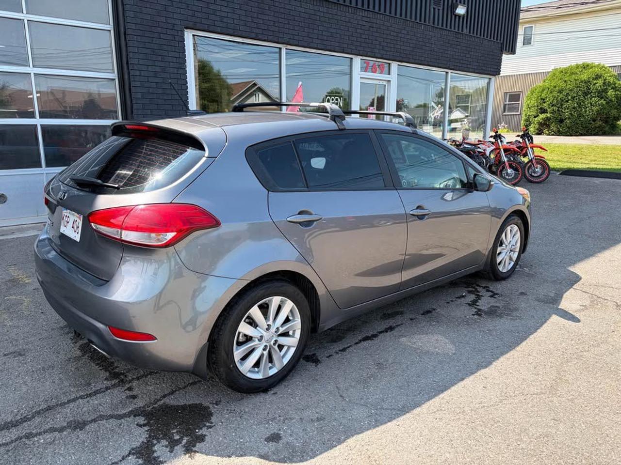 2016 Kia Forte5 LX - Photo #3