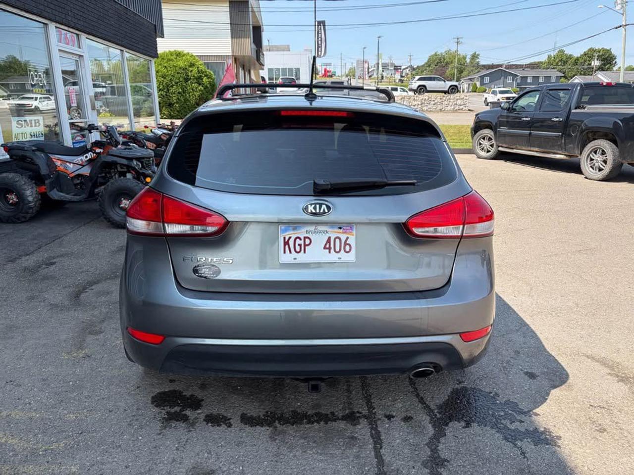 2016 Kia Forte5 LX - Photo #4