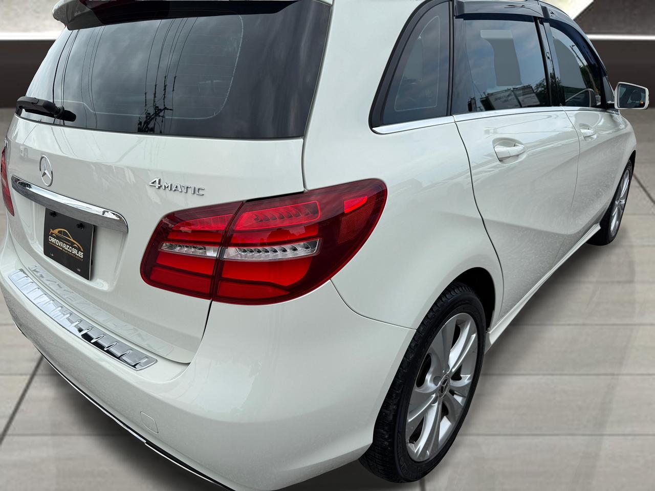 2018 Mercedes-Benz B-Class B250 4MATIC Sports Tourer+CLEAN CARFAX+GPS+Roof Photo