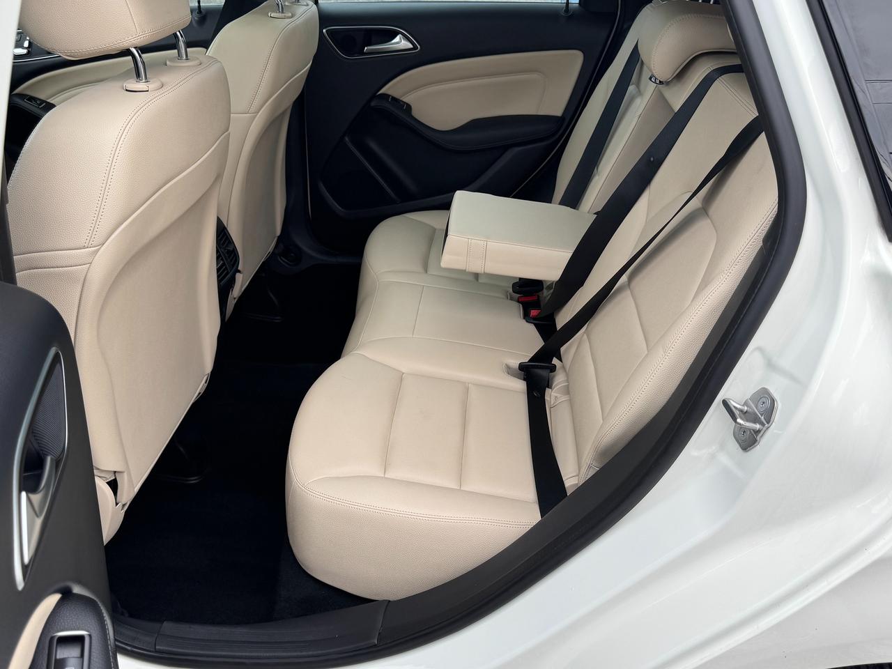 2018 Mercedes-Benz B-Class B250 4MATIC Sports Tourer+CLEAN CARFAX+GPS+Roof Photo