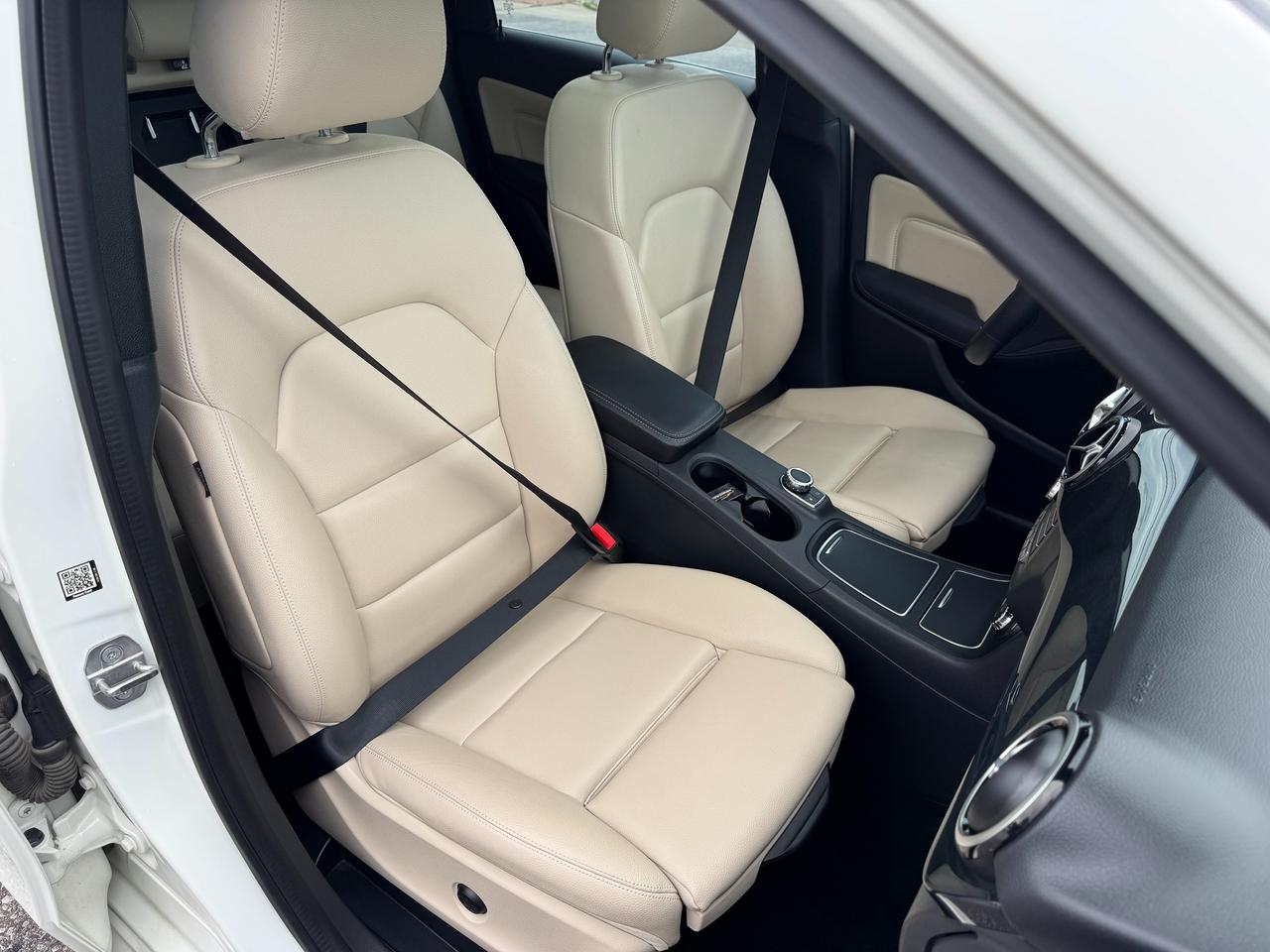 2018 Mercedes-Benz B-Class B250 4MATIC Sports Tourer+CLEAN CARFAX+GPS+Roof Photo