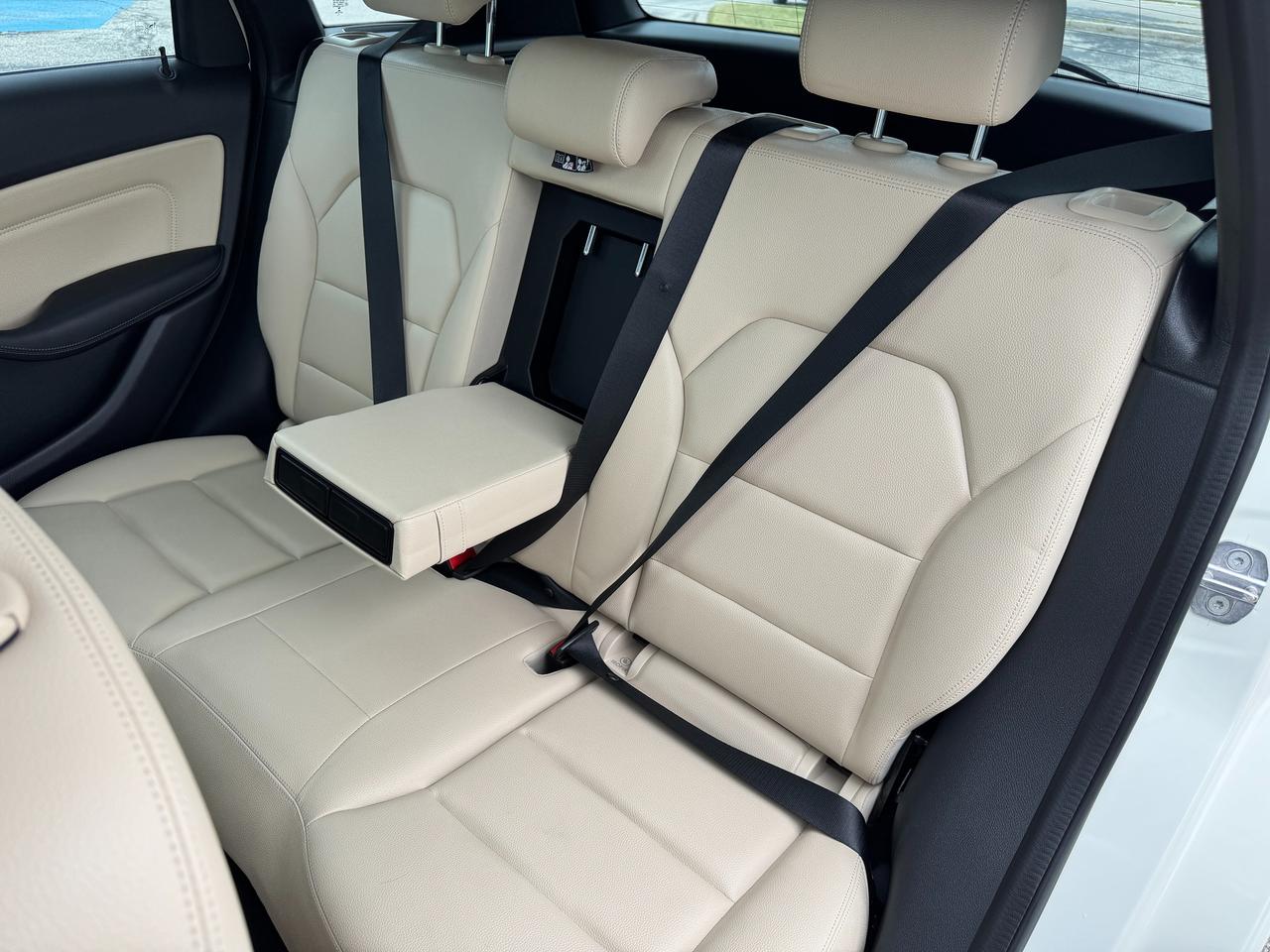 2018 Mercedes-Benz B-Class B250 4MATIC Sports Tourer+CLEAN CARFAX+GPS+Roof Photo