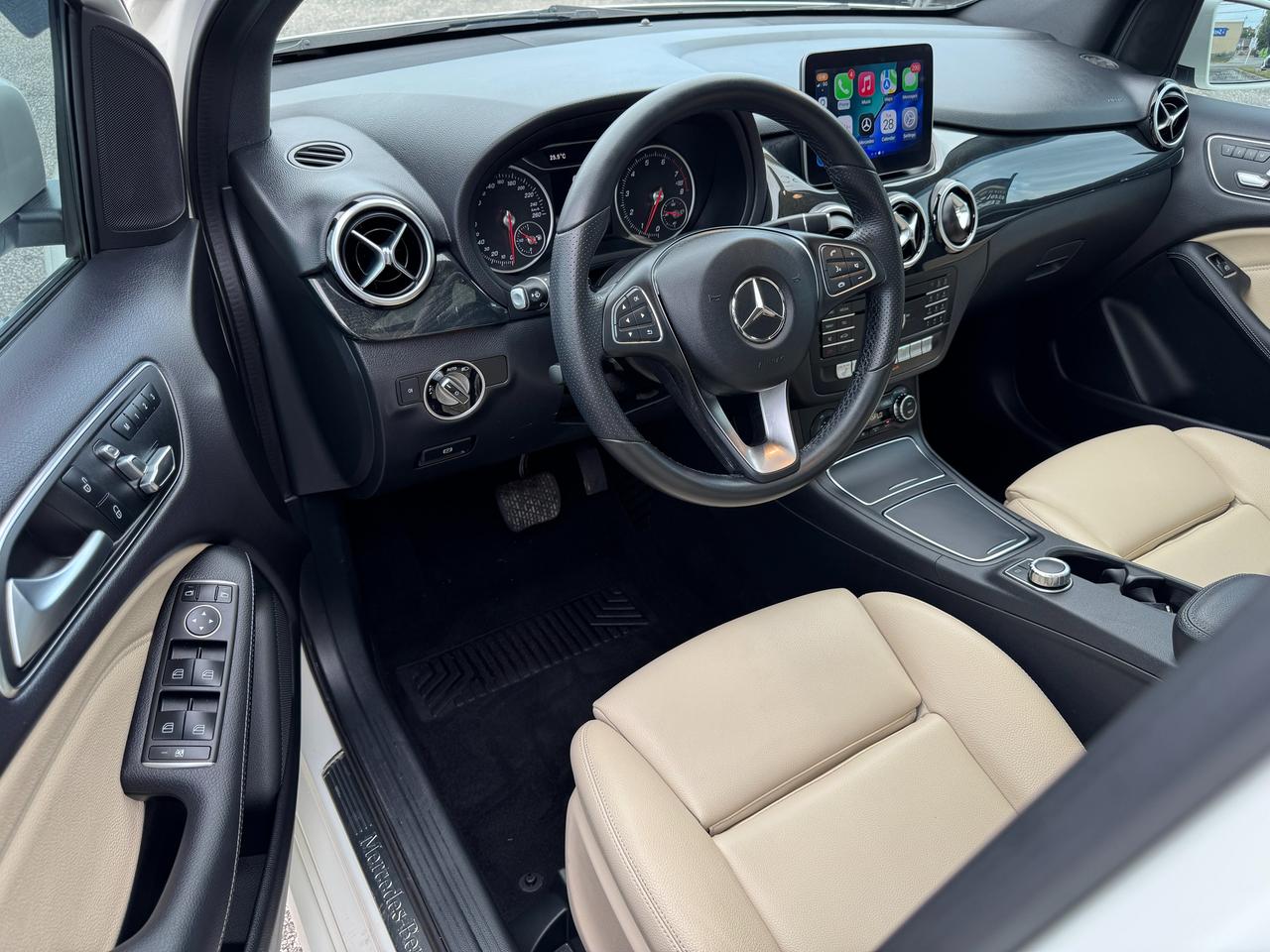 2018 Mercedes-Benz B-Class B250 4MATIC Sports Tourer+CLEAN CARFAX+GPS+Roof Photo
