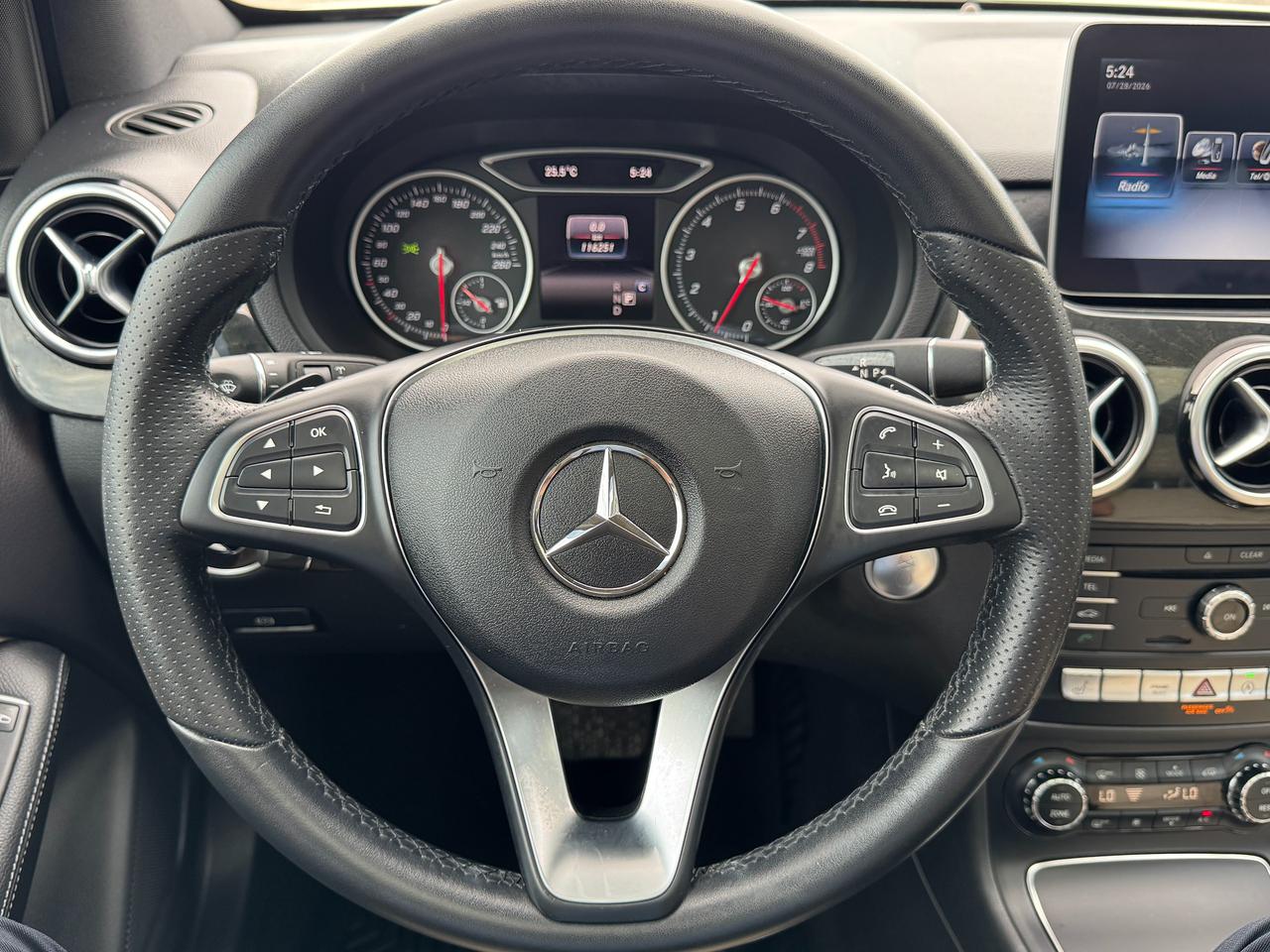 2018 Mercedes-Benz B-Class B250 4MATIC Sports Tourer+CLEAN CARFAX+GPS+Roof Photo