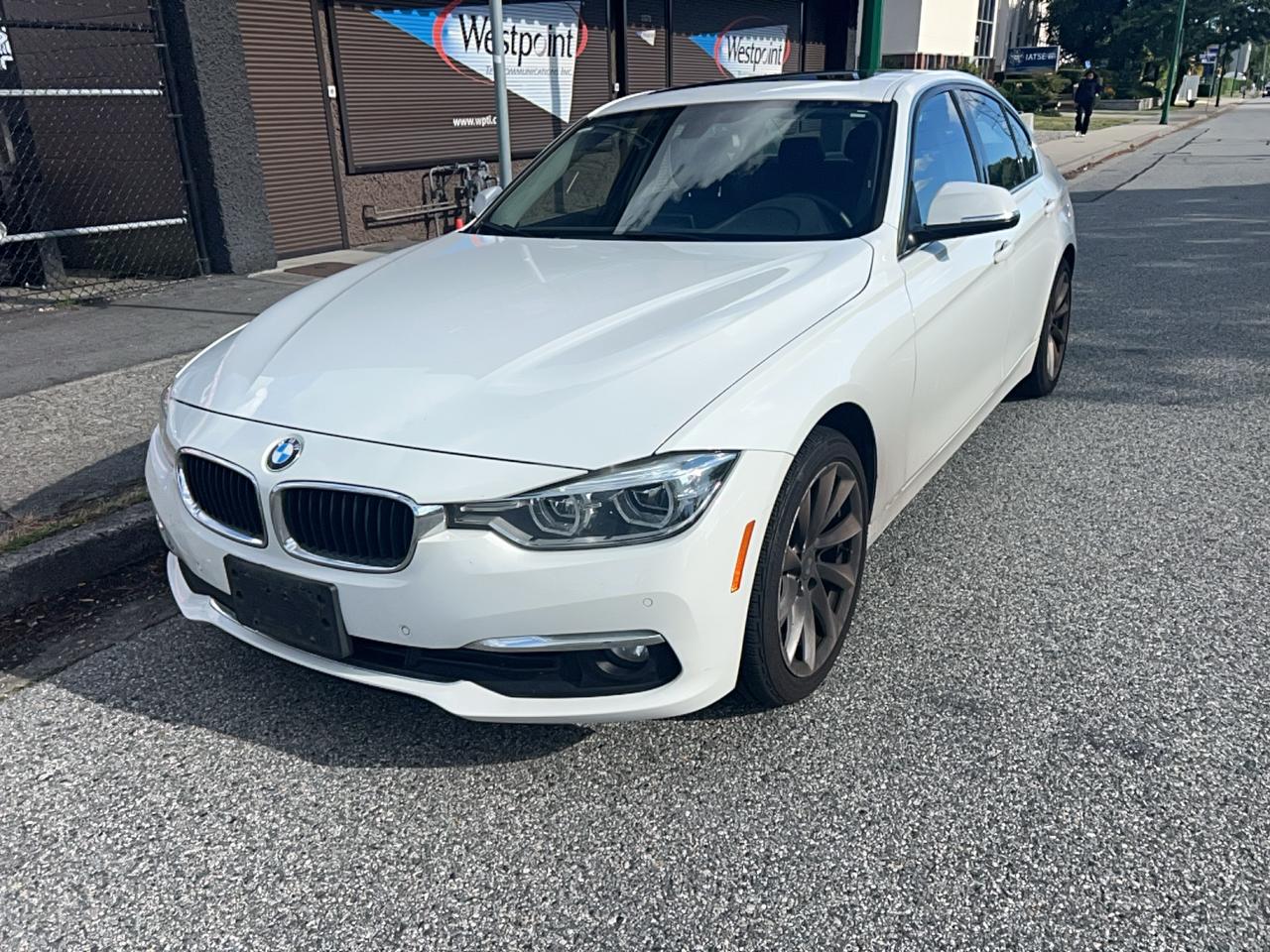 2017 BMW 3 Series 320i xDrive Photo
