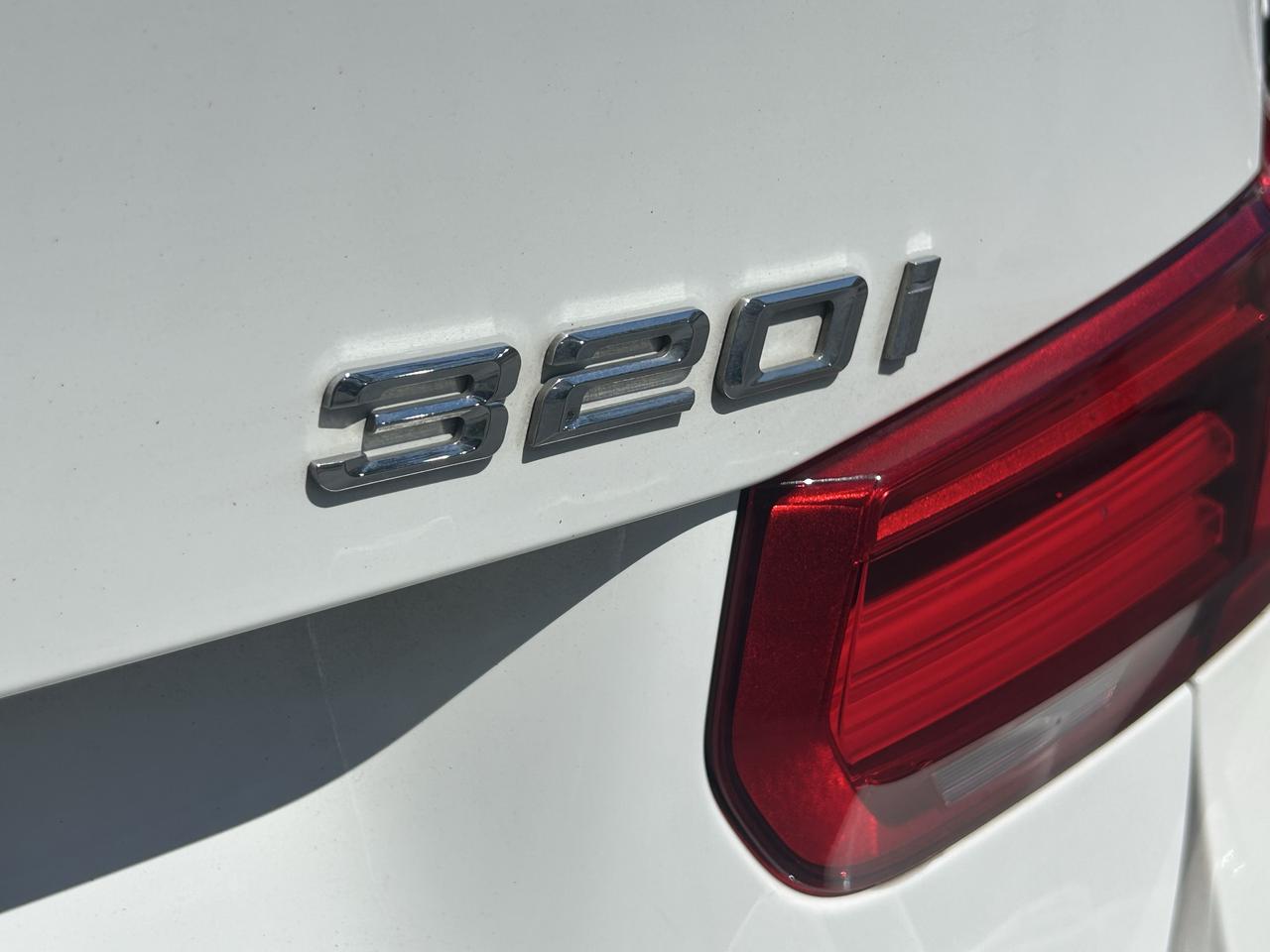 2017 BMW 3 Series 320i xDrive - Photo #15