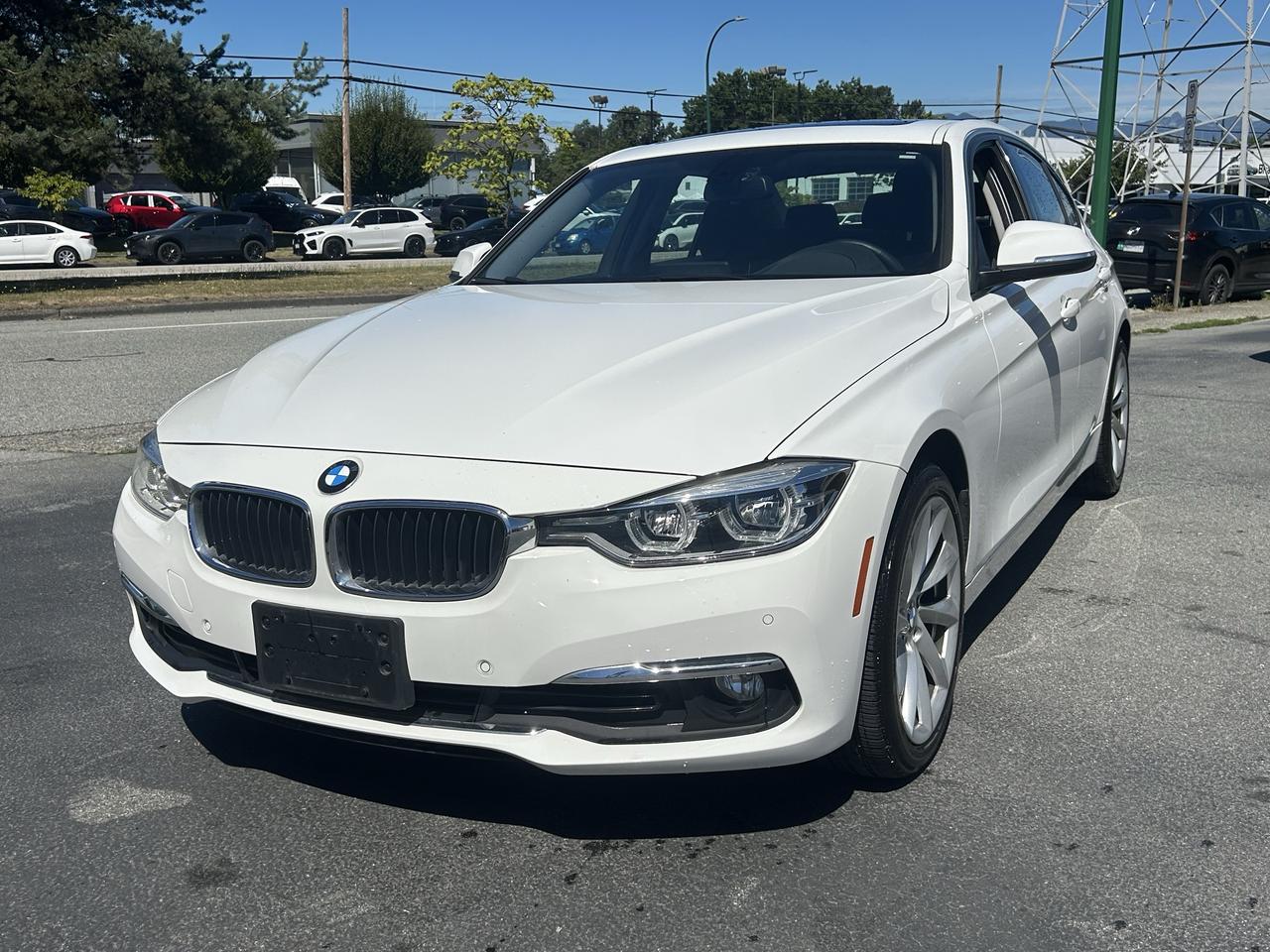 2017 BMW 3 Series 320i xDrive Photo