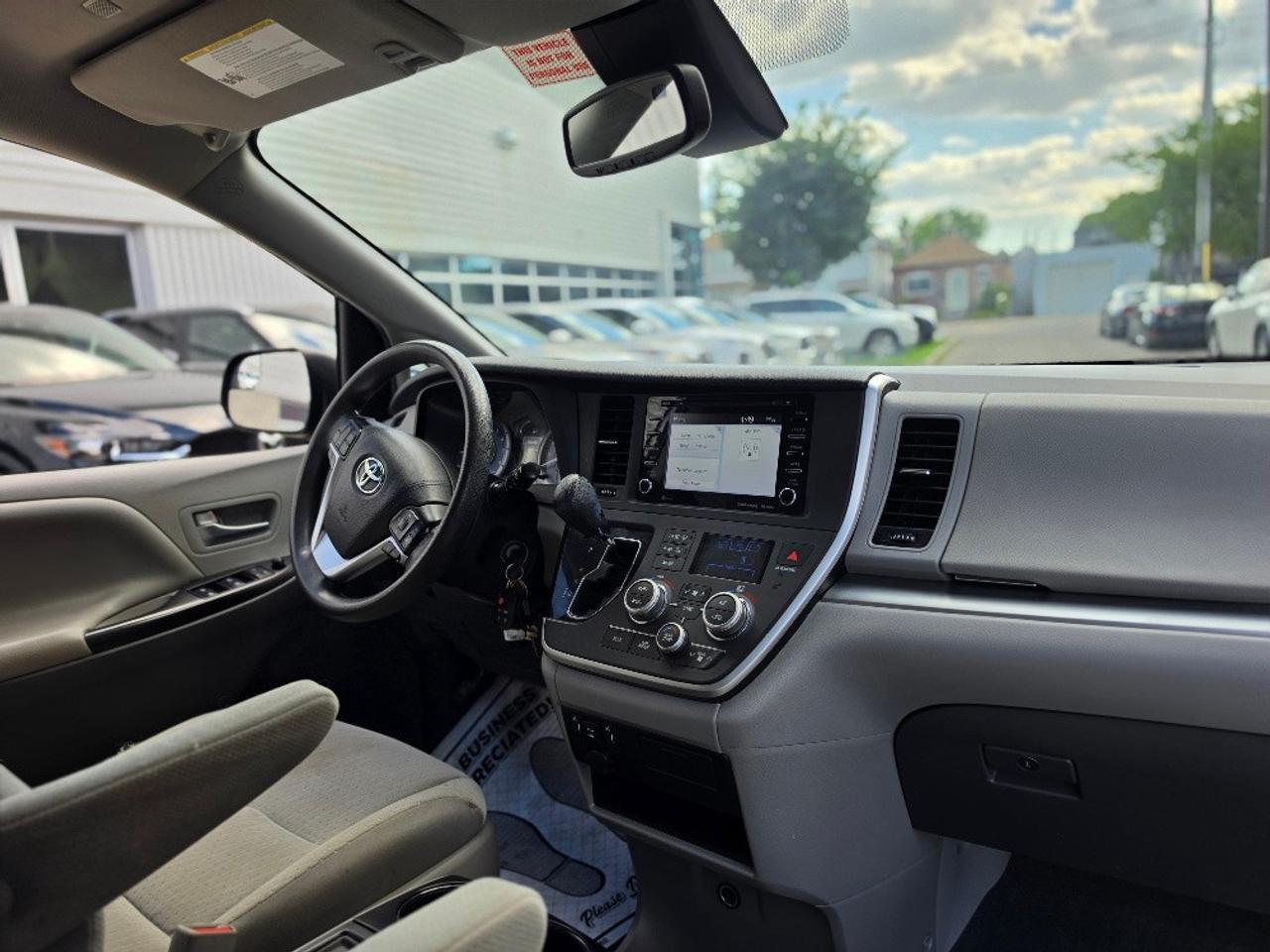 2020 Toyota Sienna LE 8 PASSENGER-POWER DOOR-LDW Photo