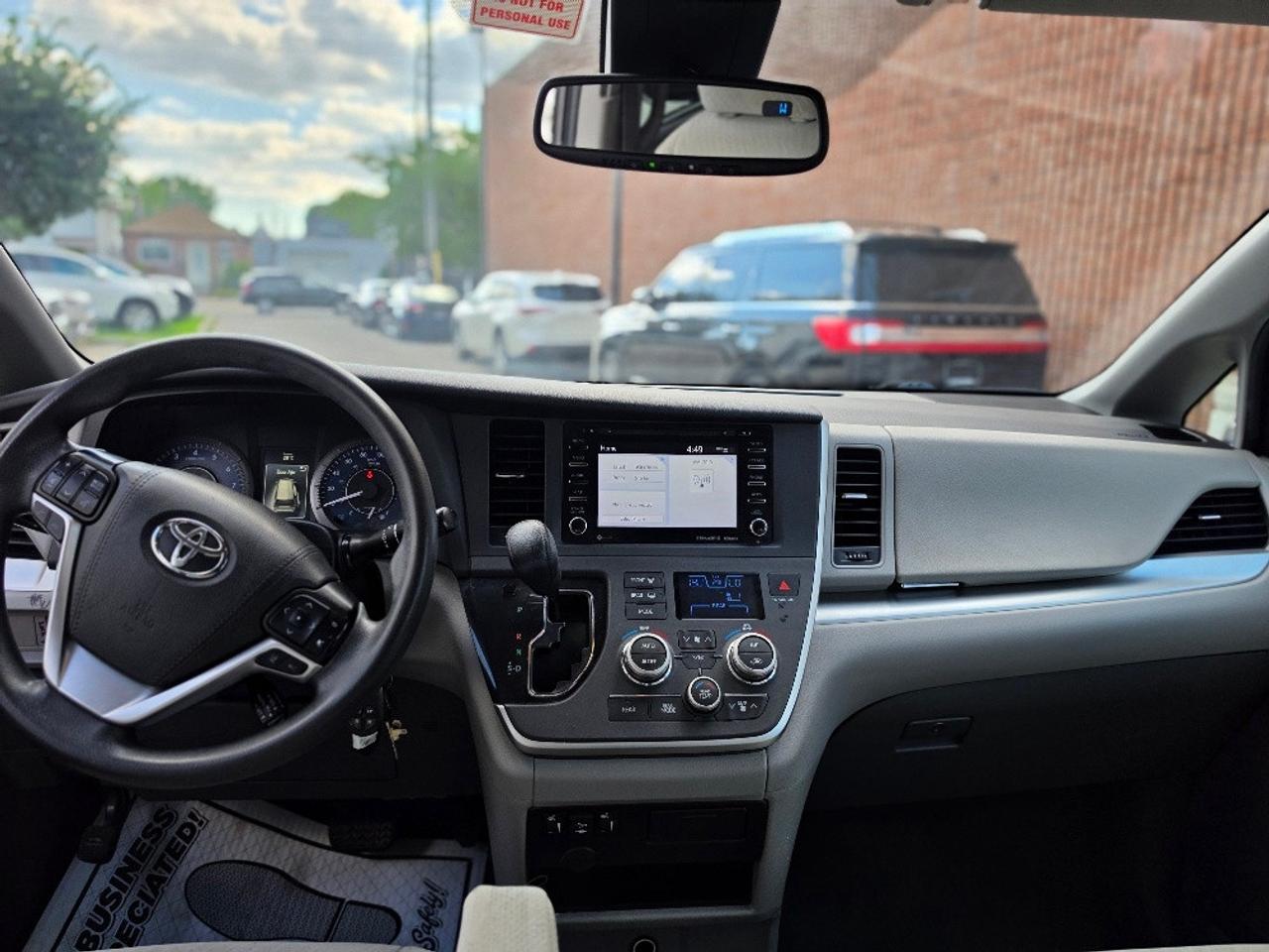 2020 Toyota Sienna LE 8 PASSENGER-POWER DOOR-LDW Photo