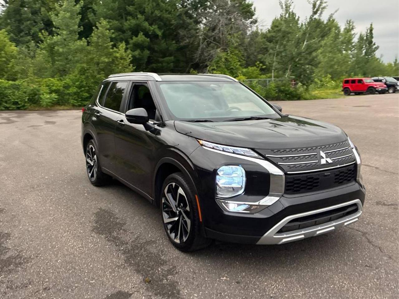 Used 2022 Mitsubishi Outlander SE S-AWC for sale in Toronto, ON