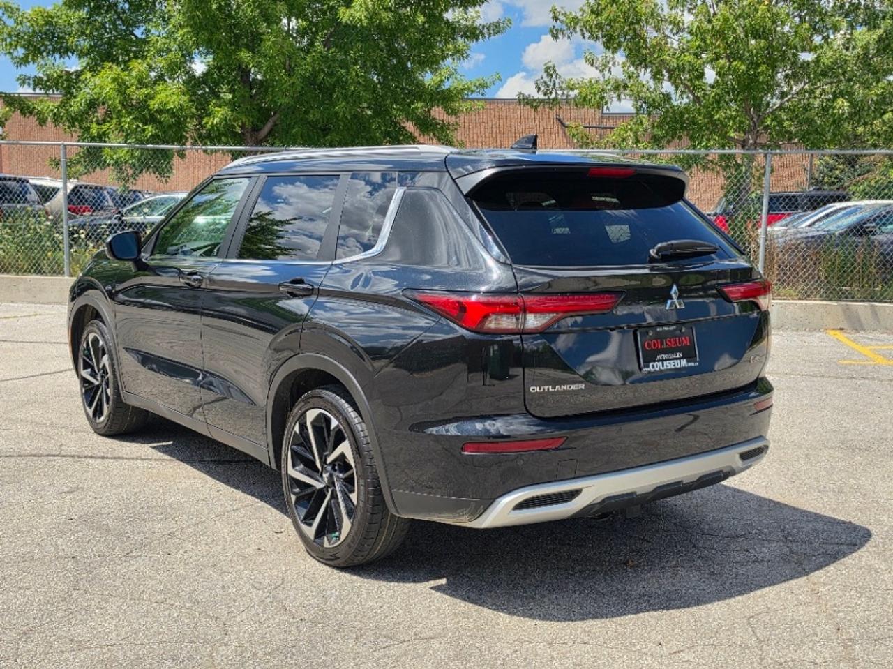 2022 Mitsubishi Outlander SE S-AWC Photo
