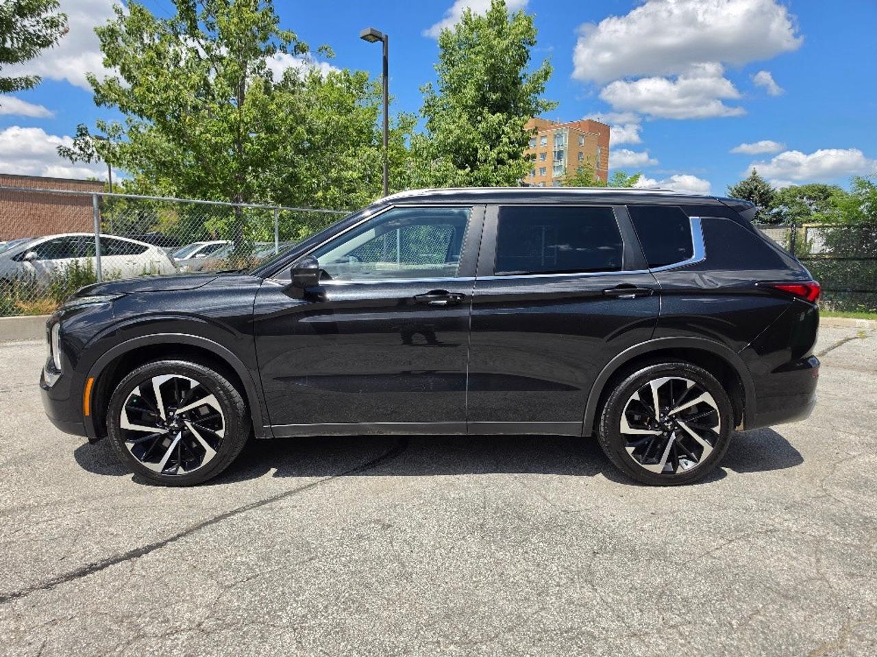 2022 Mitsubishi Outlander SE S-AWC Photo